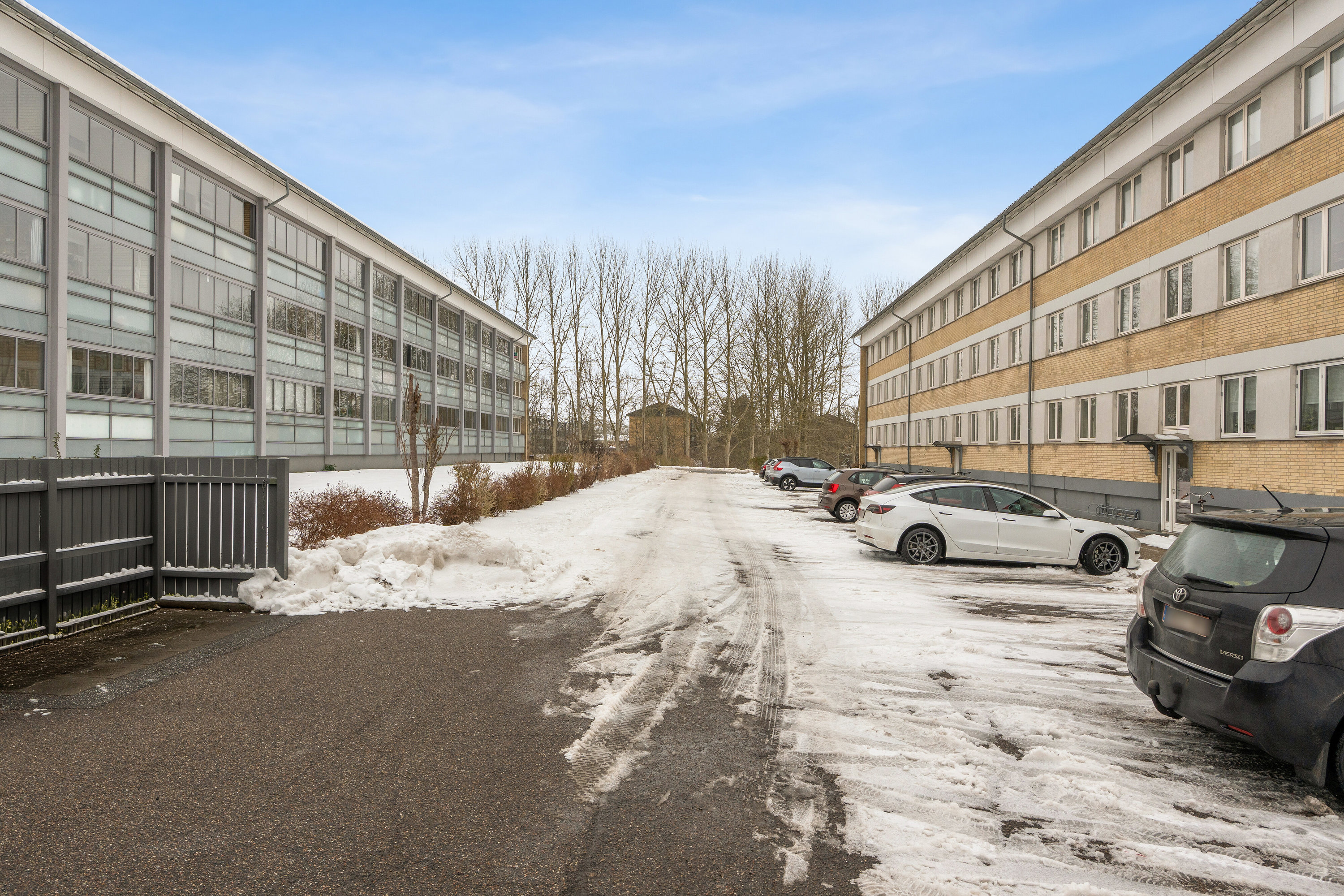 Fremhævet facade billede i fuldskærmstilstand. Billede af Neergårdsparken 23, 1. 3., 4000 Roskilde