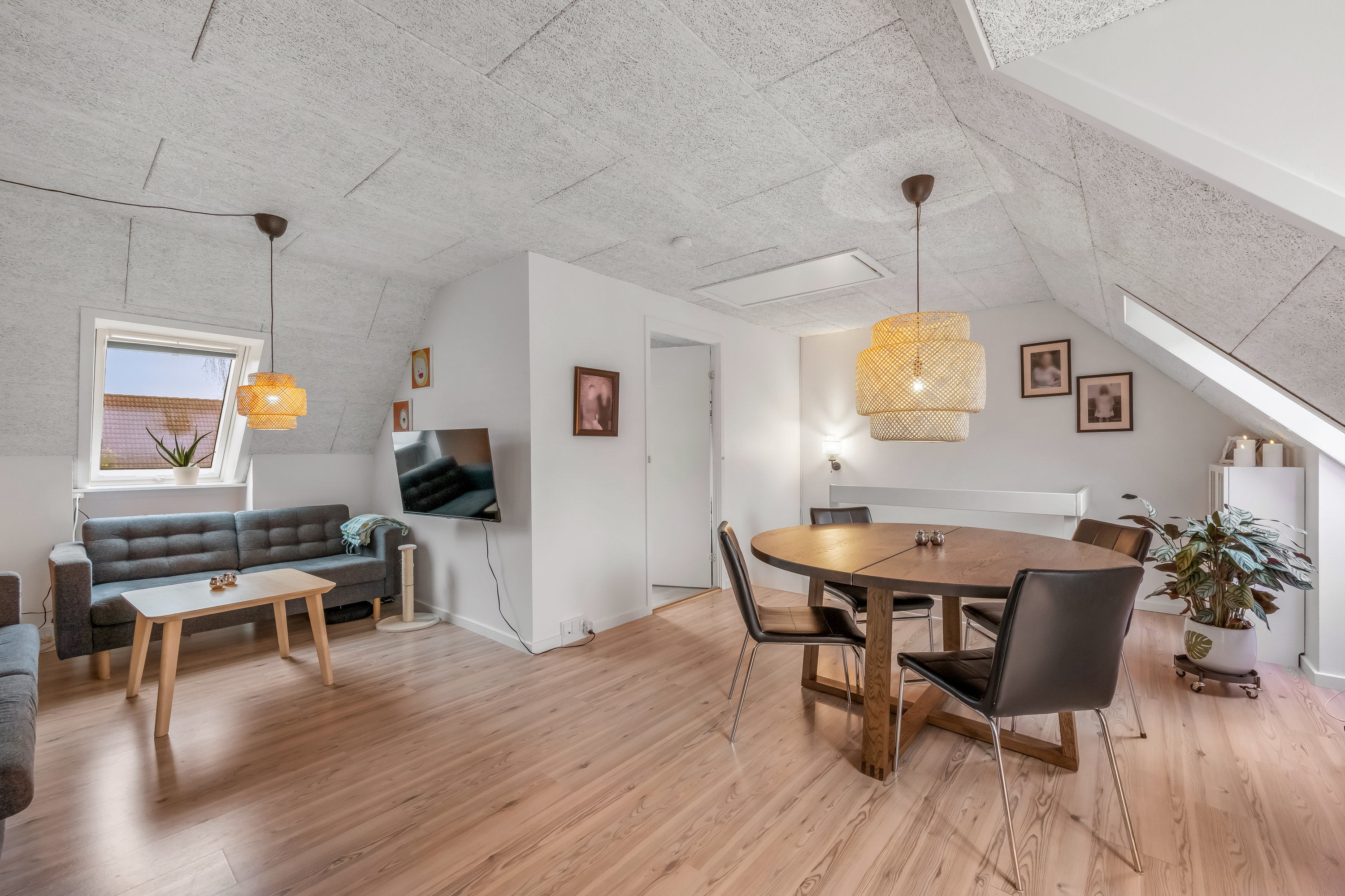 Fremhævet stue billede i fuldskærmstilstand. Billede af Tømmergården 22, 6900 Skjern