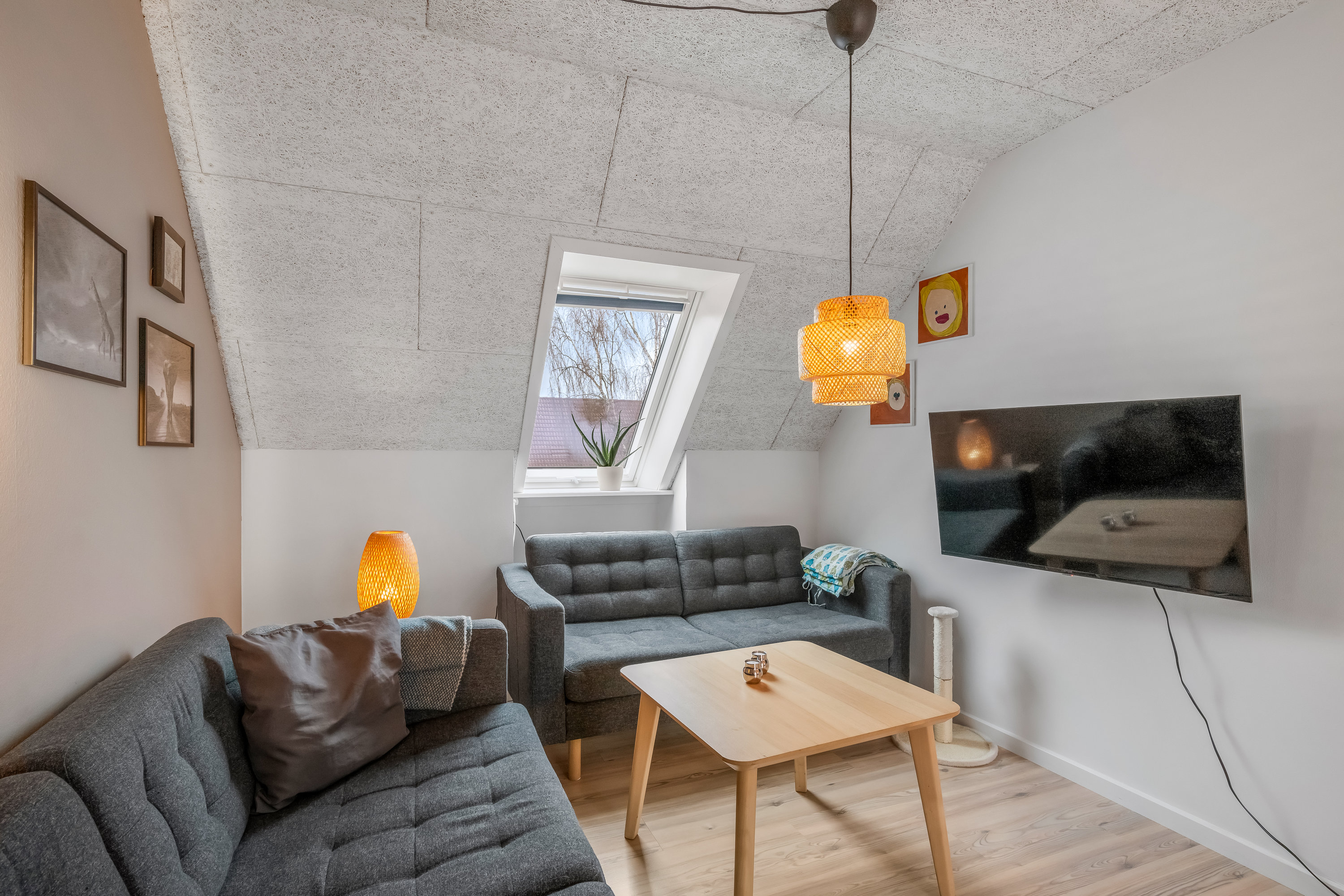 Fremhævet stue billede i fuldskærmstilstand. Billede af Tømmergården 22, 6900 Skjern