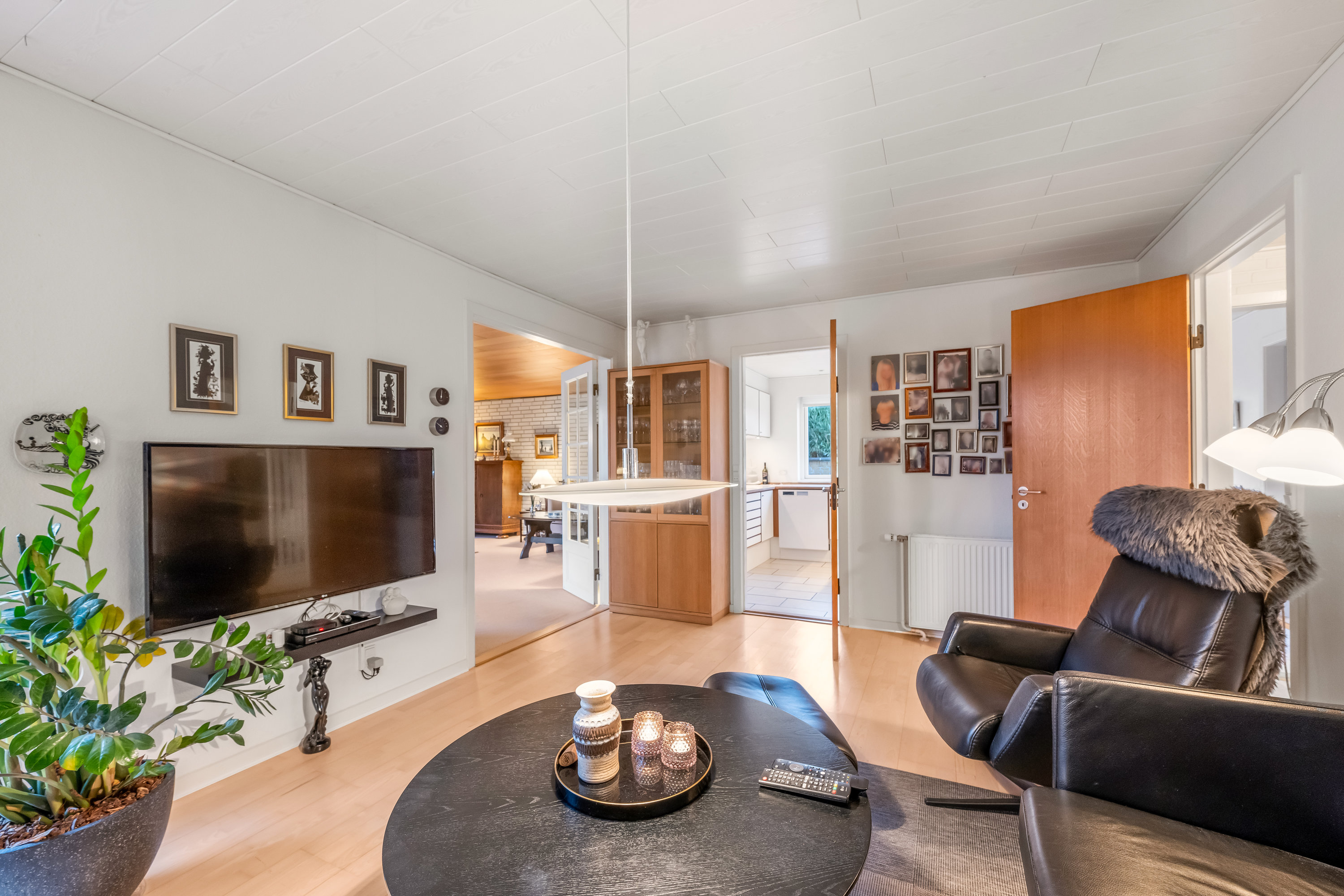 Fremhævet stue billede i fuldskærmstilstand. Billede af Enebærvej 4, Rindum, 6950 Ringkøbing