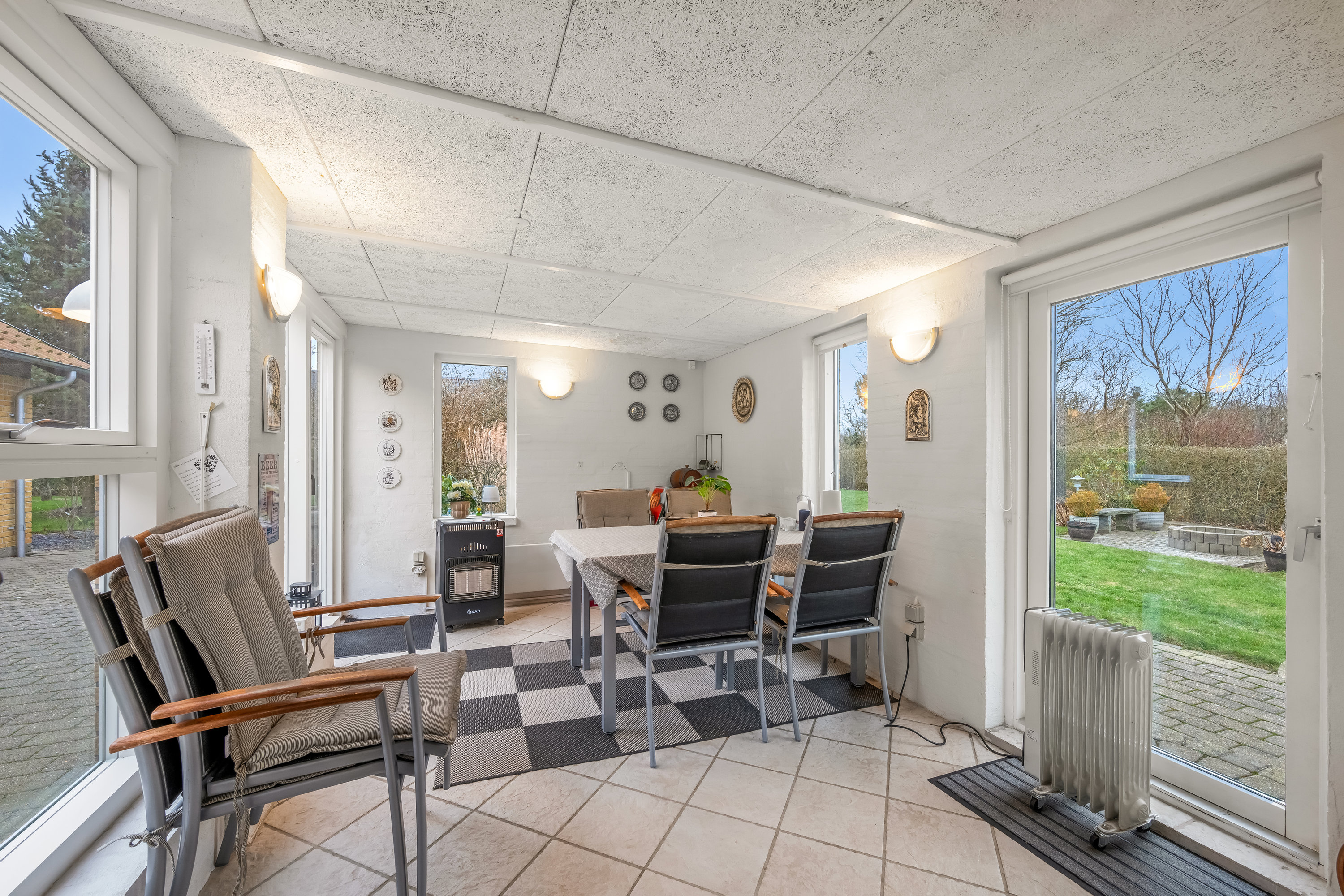 Fremhævet stue billede i fuldskærmstilstand. Billede af Enebærvej 4, Rindum, 6950 Ringkøbing