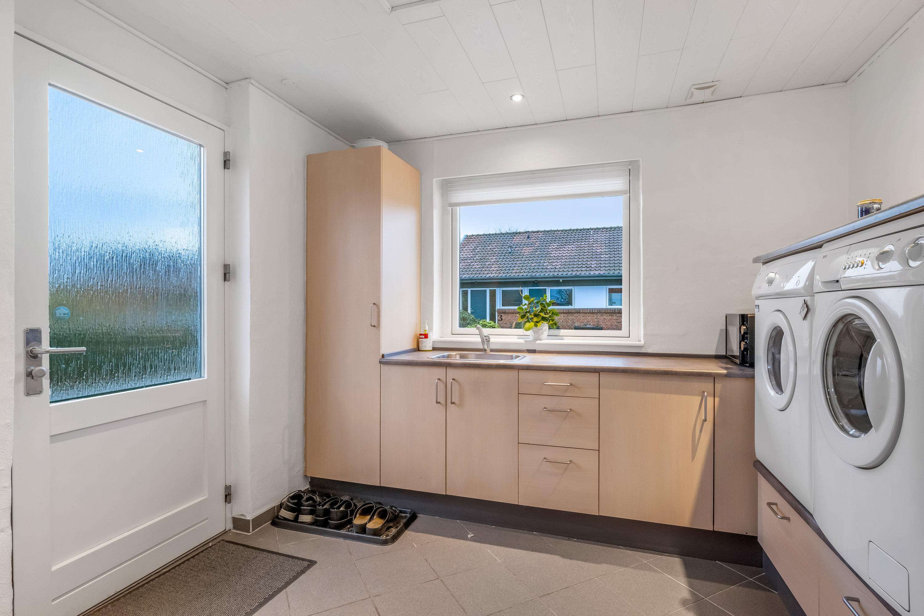 Fremhævet køkken billede i fuldskærmstilstand. Billede af Enebærvej 4, Rindum, 6950 Ringkøbing