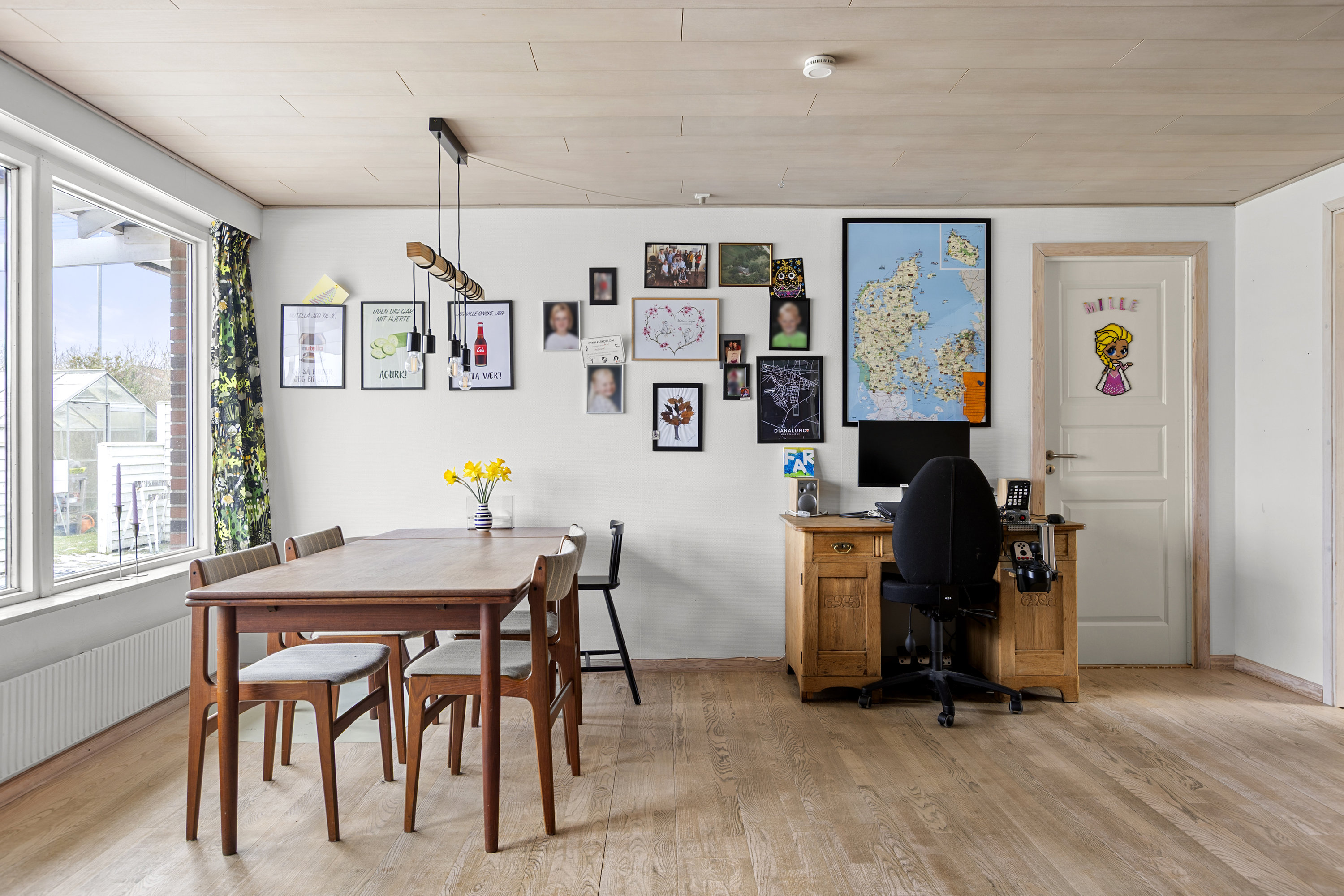 Fremhævet stue billede i fuldskærmstilstand. Billede af Agervænget 15, 4293 Dianalund