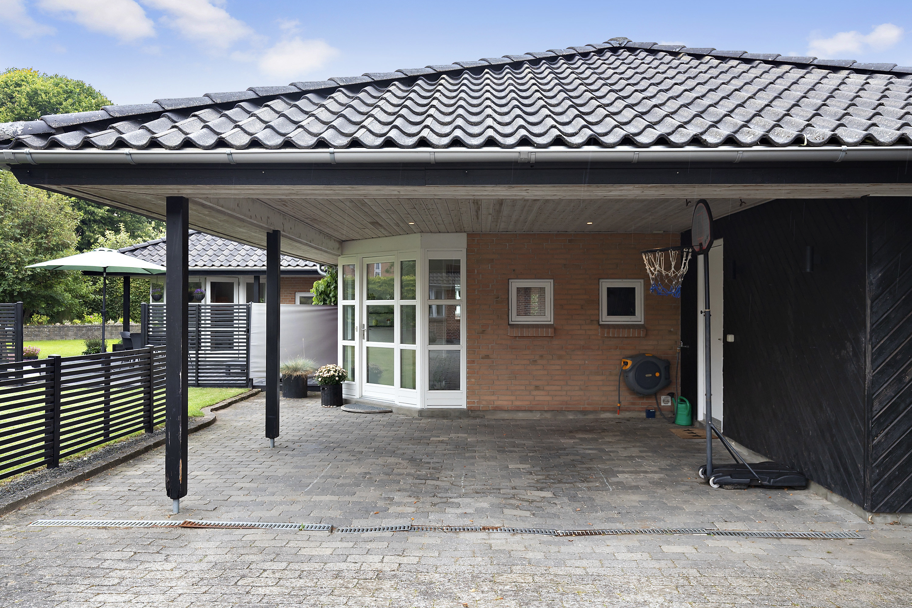 Fremhævet carport billede i fuldskærmstilstand. Billede af Stavtrupvej 71, Stavtrup, 8260 Viby J