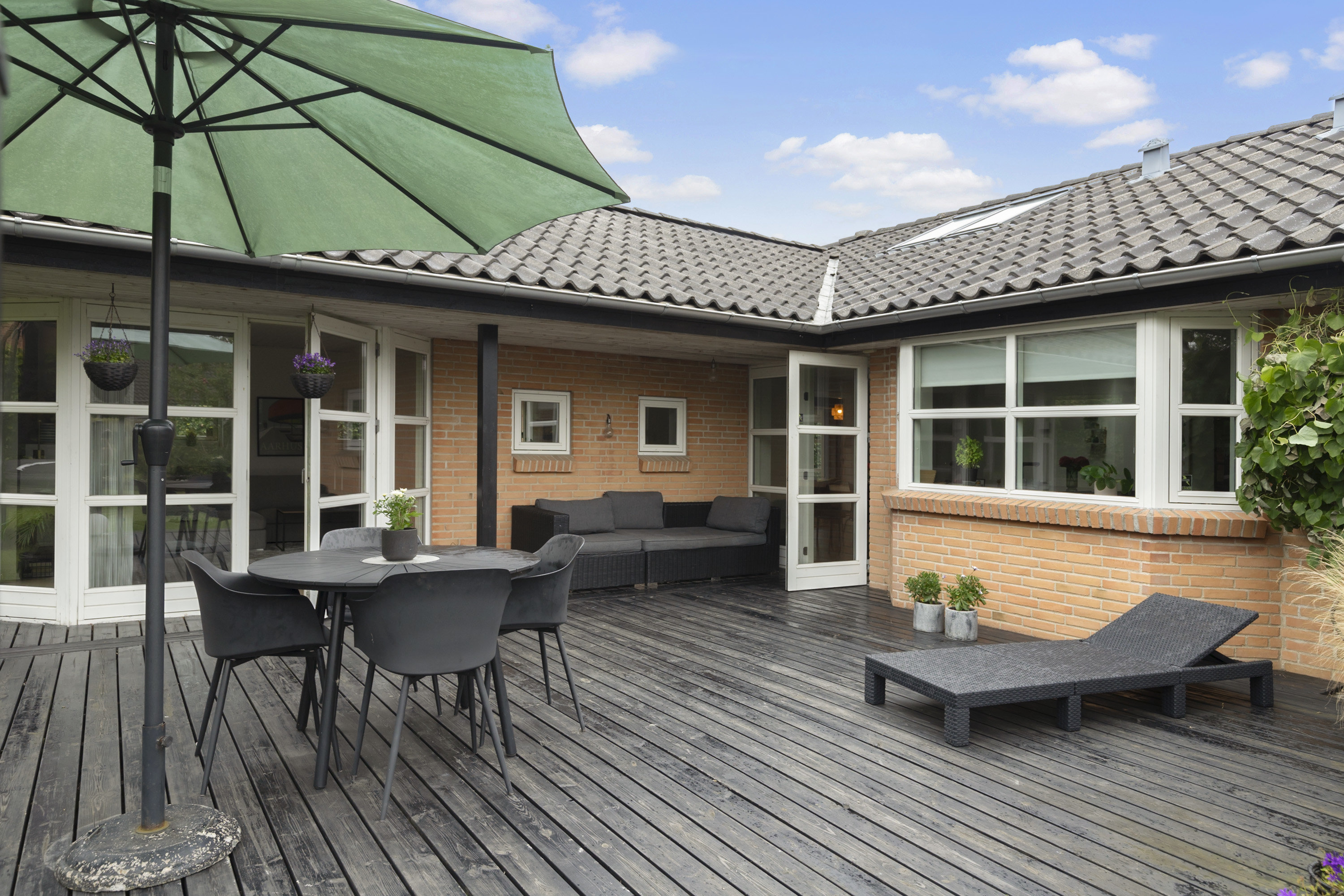 Fremhævet terrasse billede i fuldskærmstilstand. Billede af Stavtrupvej 71, Stavtrup, 8260 Viby J