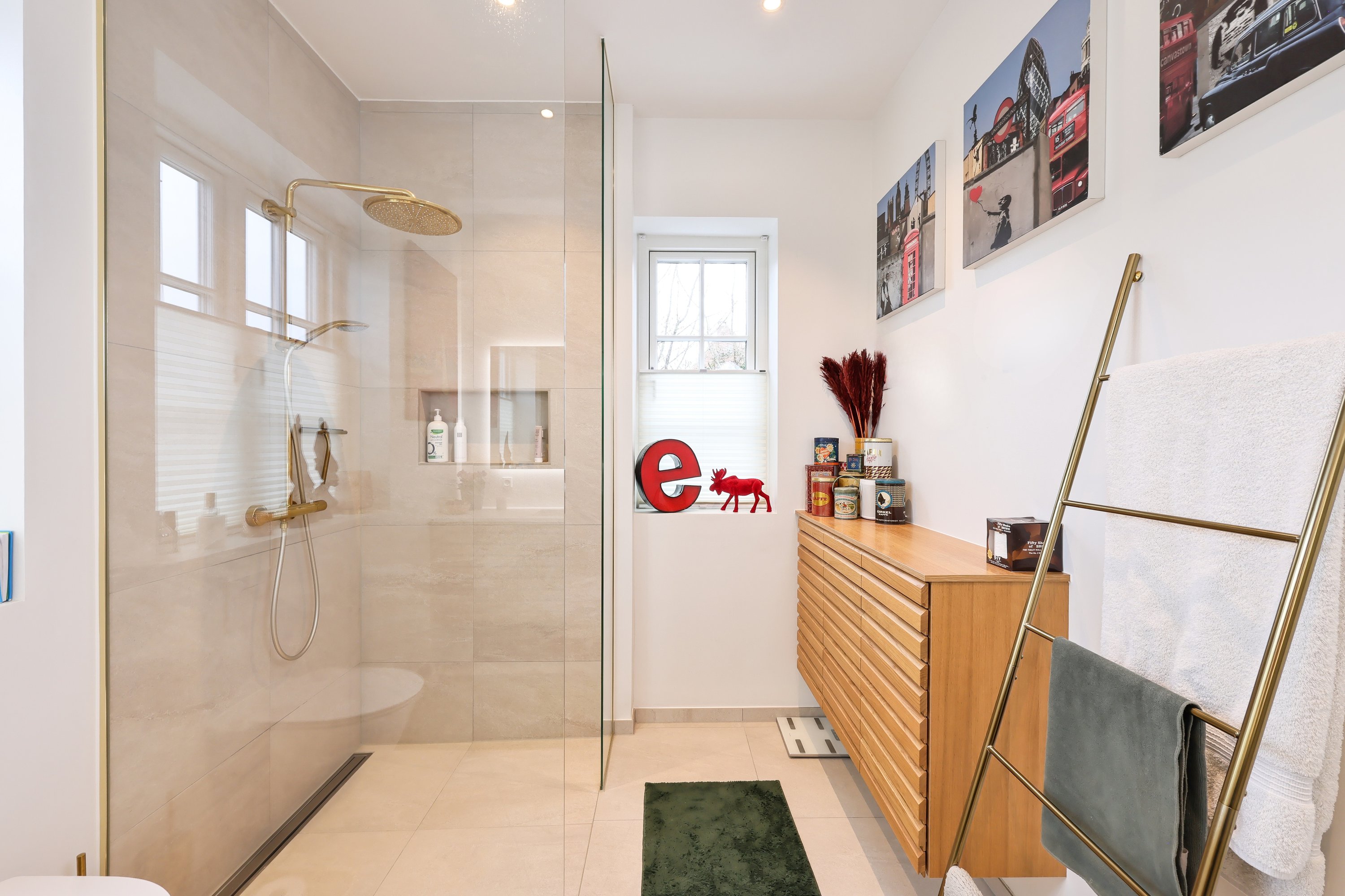 Fremhævet badeværelse billede i fuldskærmstilstand. Billede af Strøbyvej 28, 2650 Hvidovre