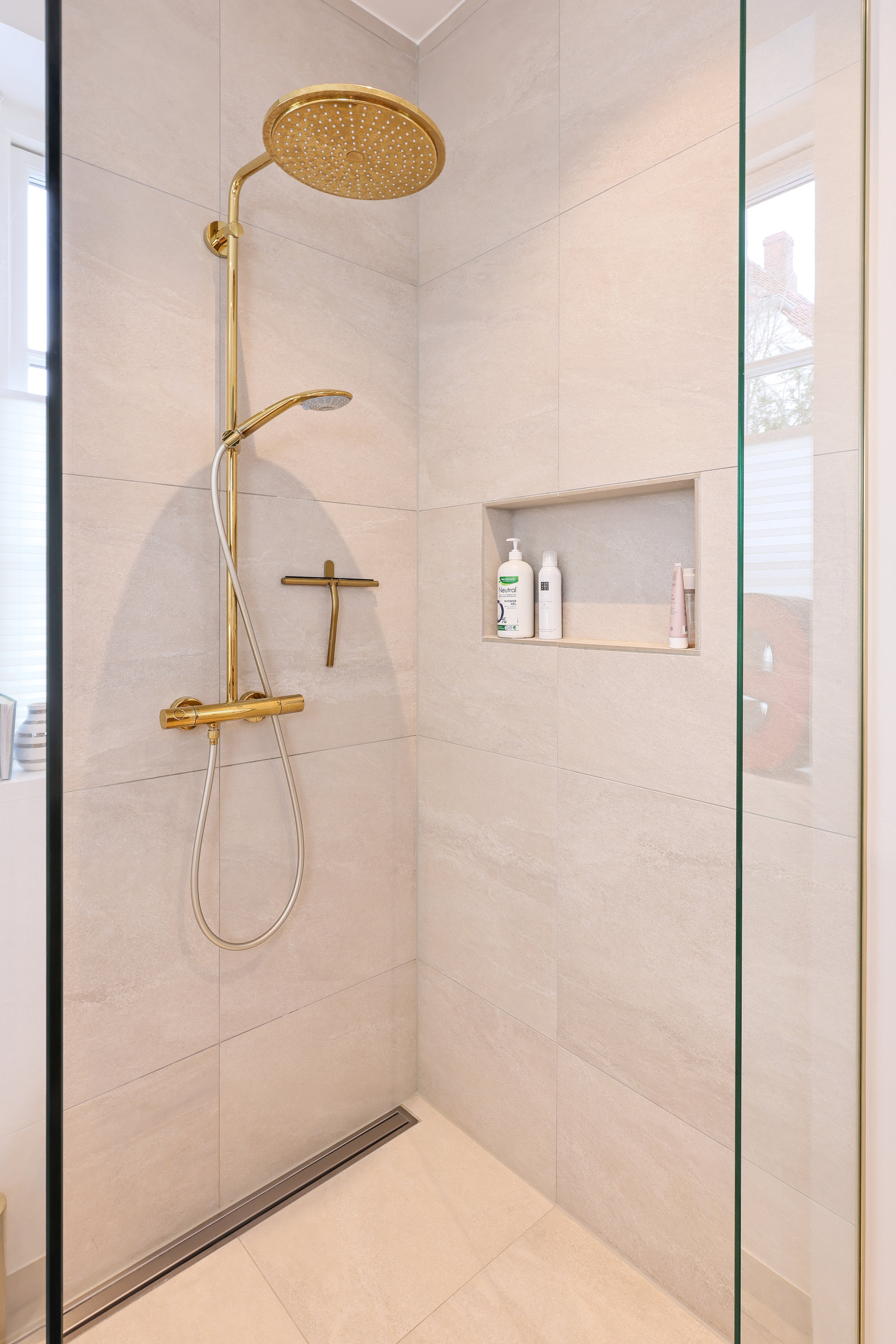 Fremhævet badeværelse billede i fuldskærmstilstand. Billede af Strøbyvej 28, 2650 Hvidovre