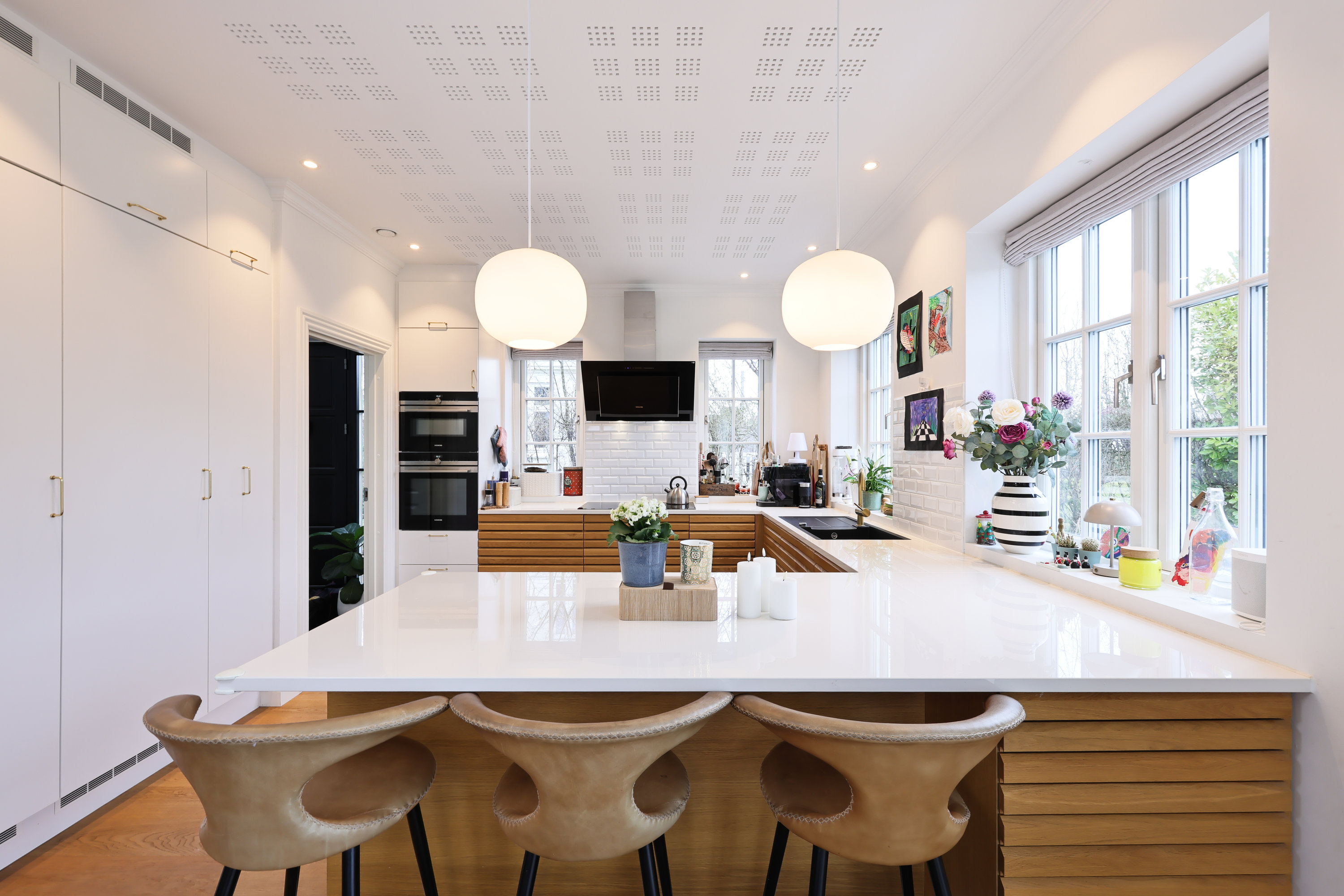 Fremhævet køkken billede i fuldskærmstilstand. Billede af Strøbyvej 28, 2650 Hvidovre