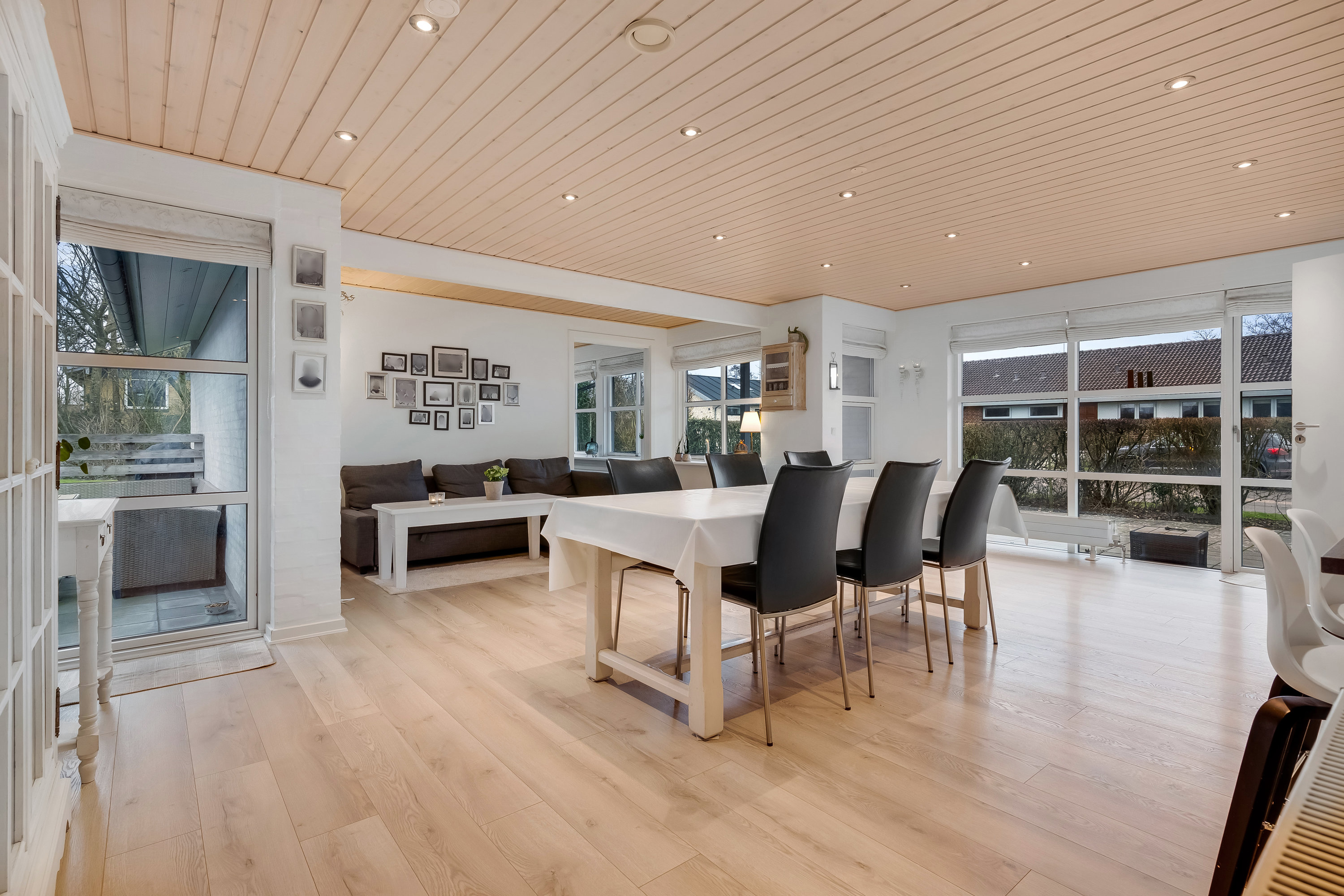 Fremhævet køkken alrum billede i fuldskærmstilstand. Billede af Uglevej 30, Heldum, 7620 Lemvig