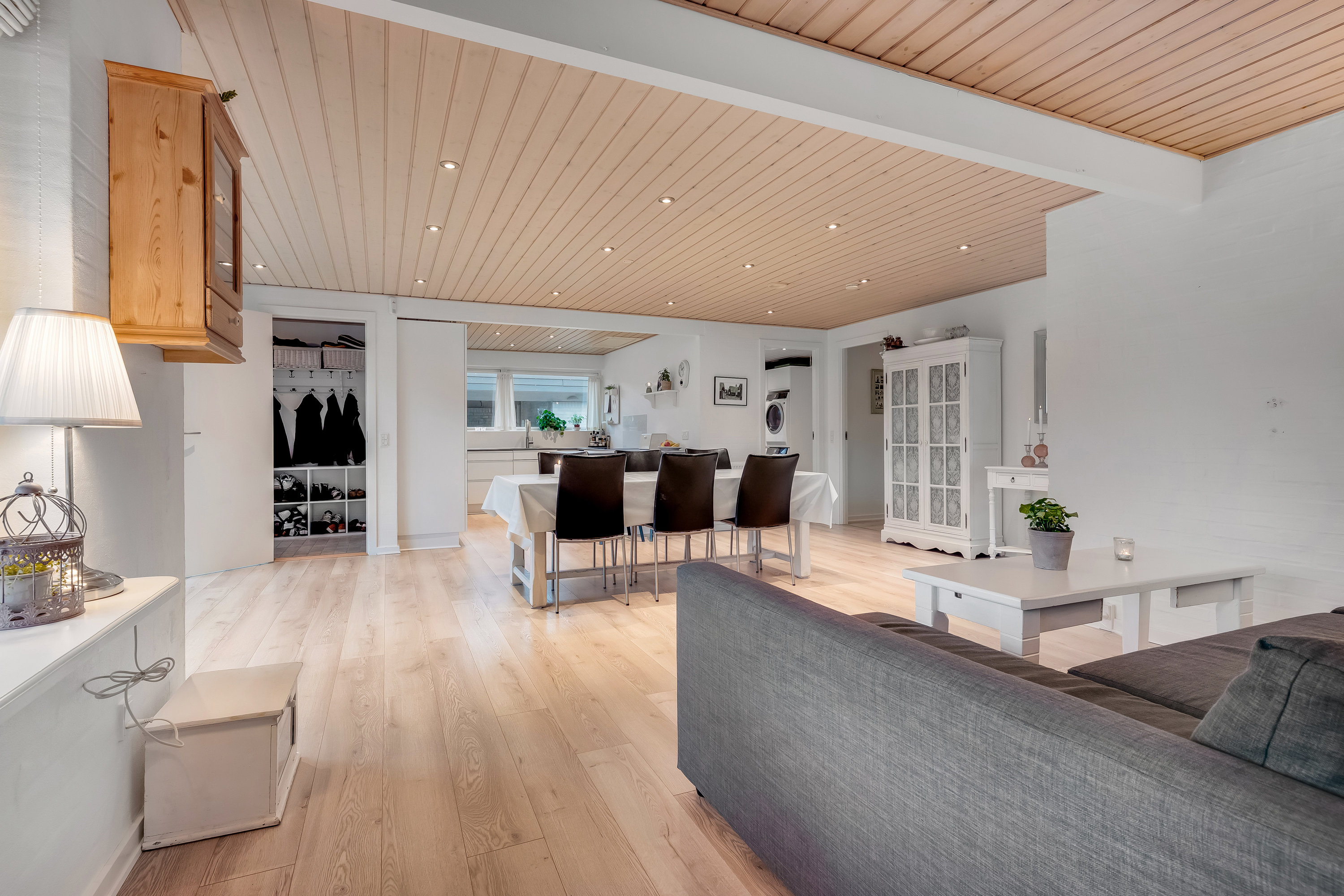 Fremhævet køkken alrum billede i fuldskærmstilstand. Billede af Uglevej 30, Heldum, 7620 Lemvig