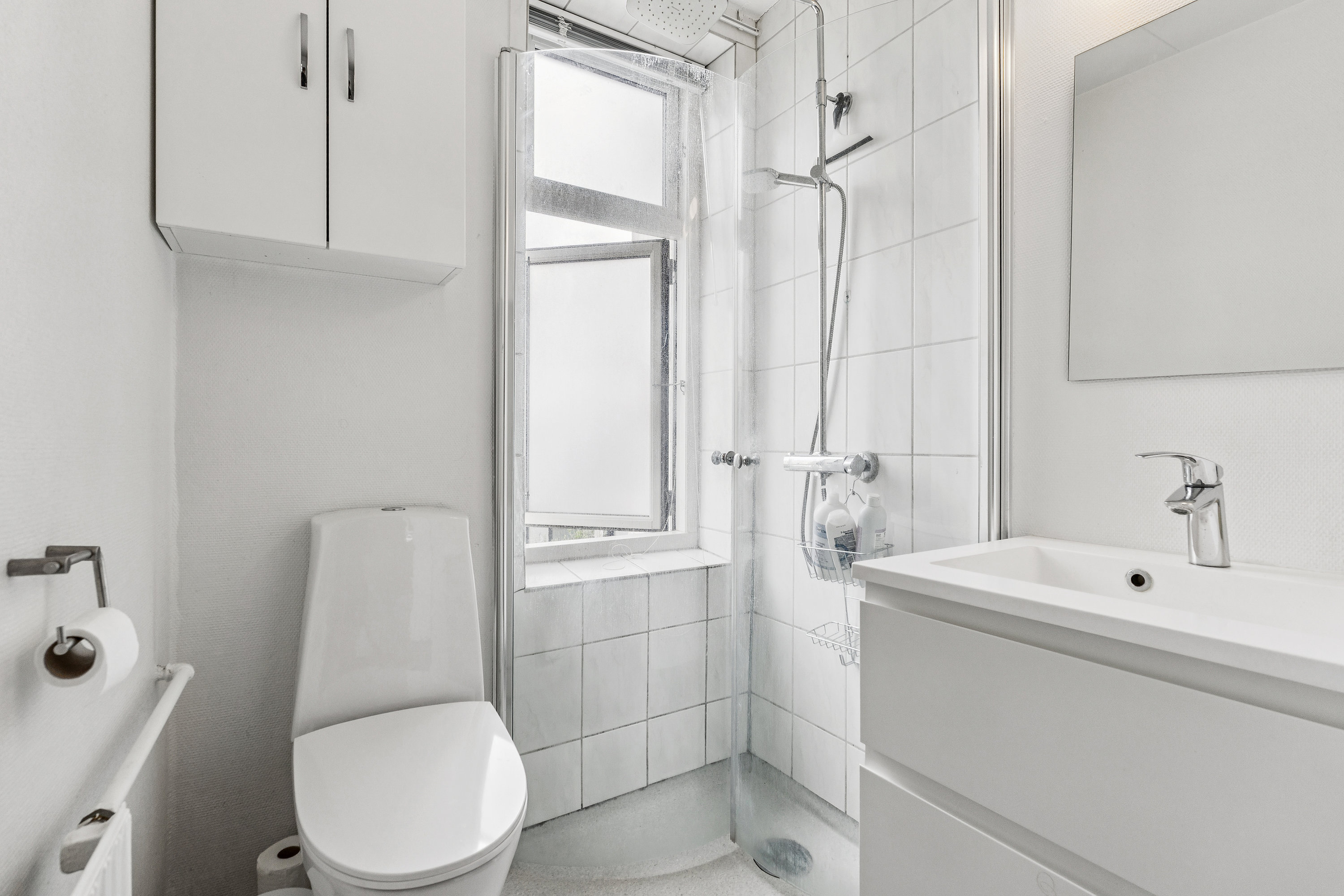 Fremhævet badeværelse billede i fuldskærmstilstand. Billede af Søndergade 9, 1. tv., 9000 Aalborg