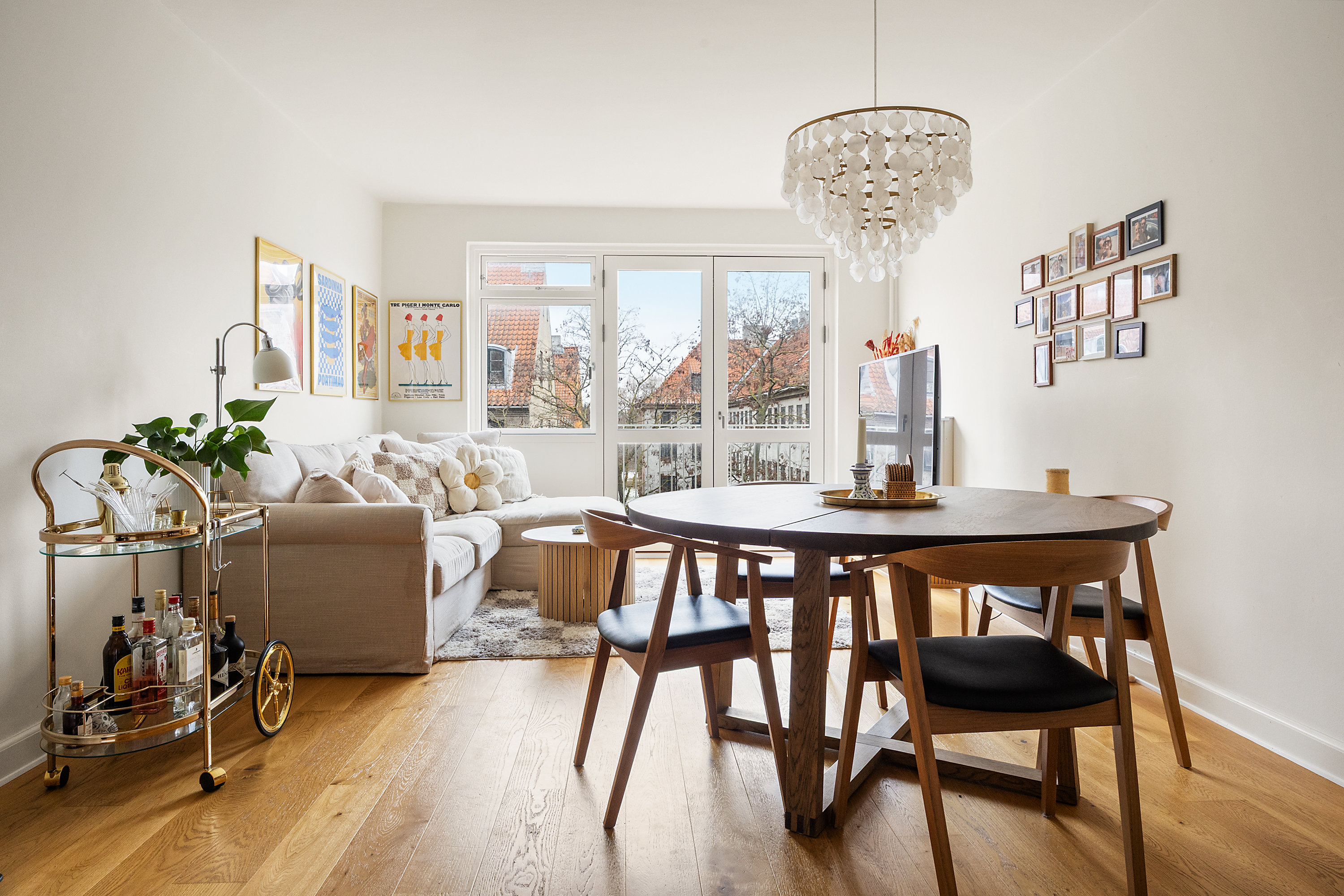 Fremhævet stue billede i fuldskærmstilstand. Billede af Adelgade 47, 4. tv., 1304 København K