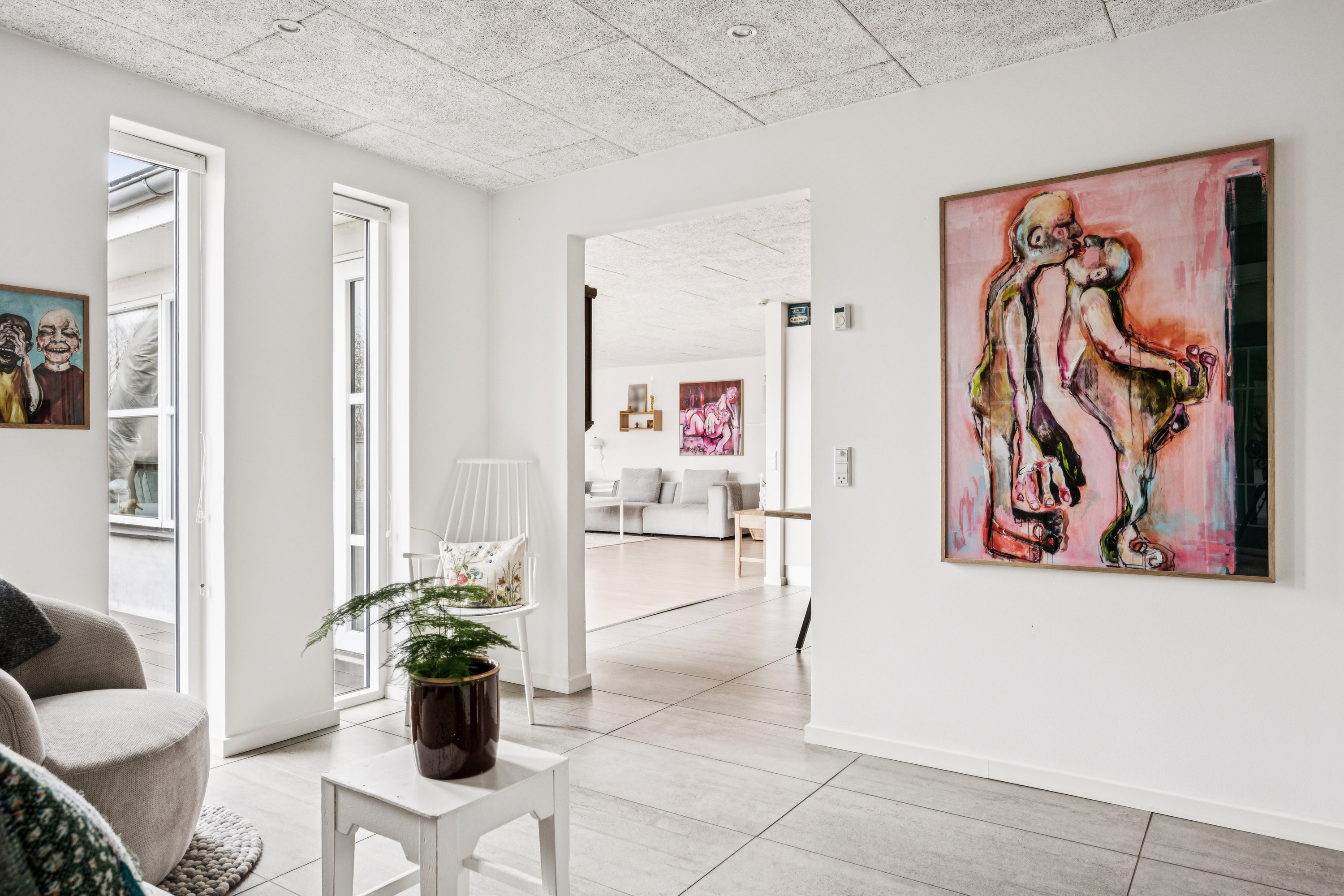 Fremhævet gang billede i fuldskærmstilstand. Billede af Linde Alle 42, 8963 Auning