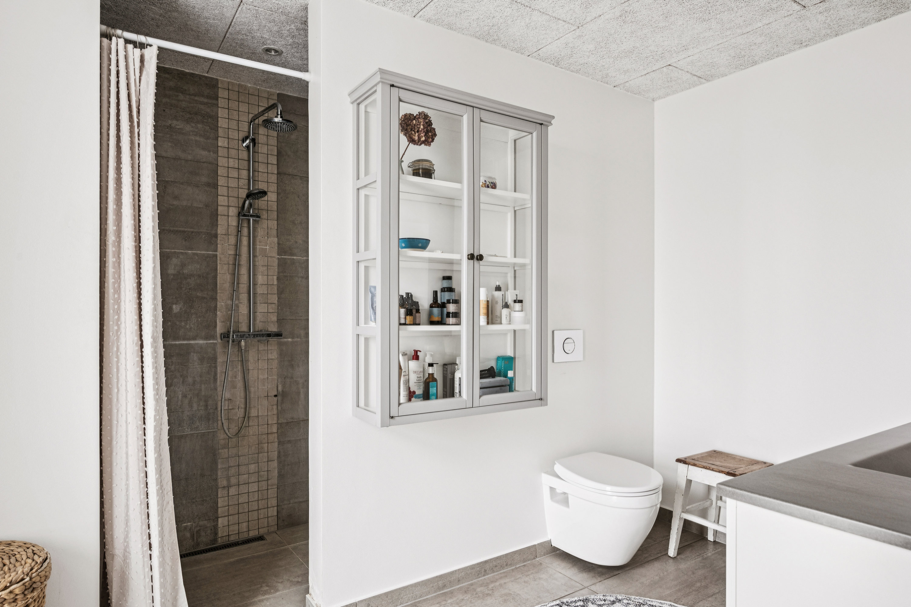 Fremhævet badeværelse billede i fuldskærmstilstand. Billede af Linde Alle 42, 8963 Auning