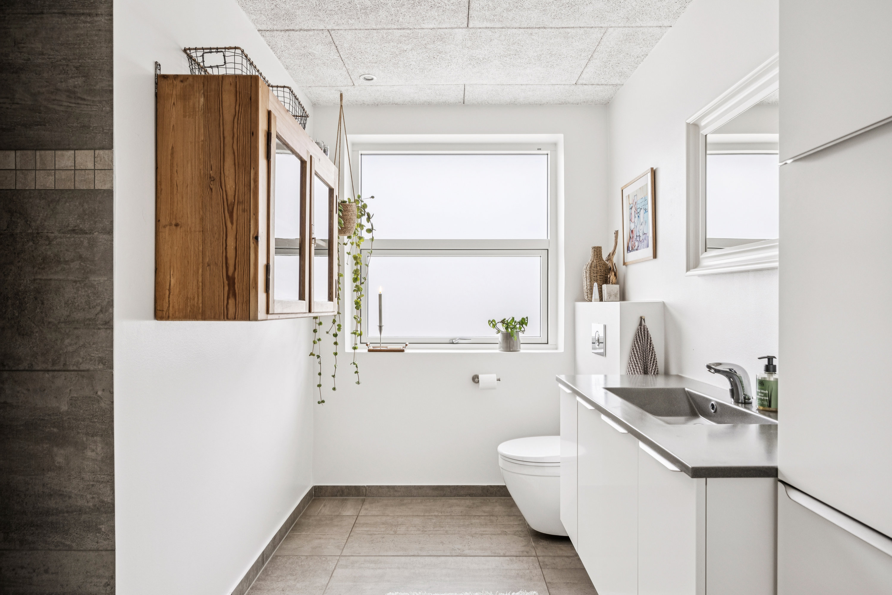 Fremhævet badeværelse billede i fuldskærmstilstand. Billede af Linde Alle 42, 8963 Auning