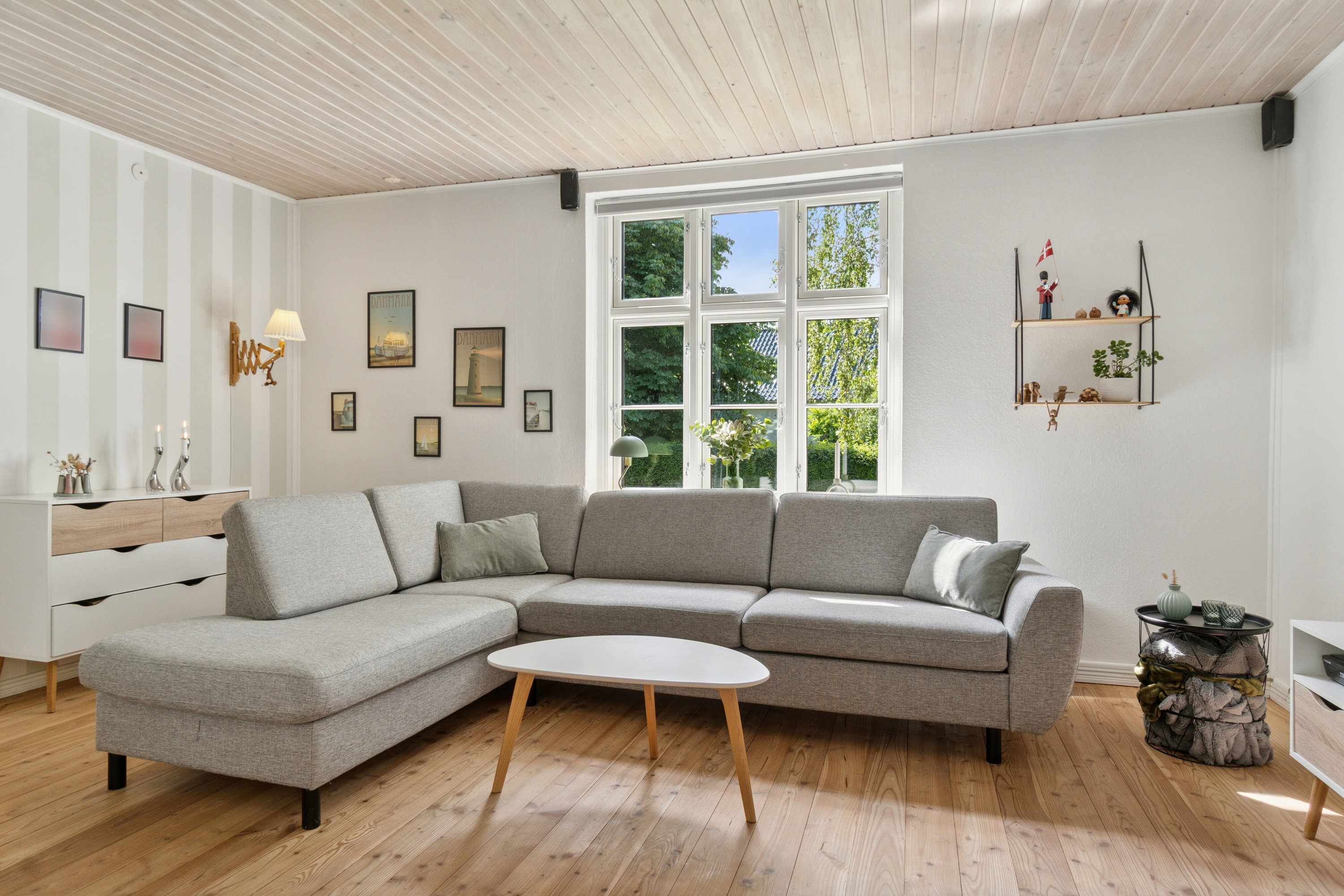 Fremhævet stue billede i fuldskærmstilstand. Billede af Næsbyskovvej 15, Næsbyskov, 4200 Slagelse