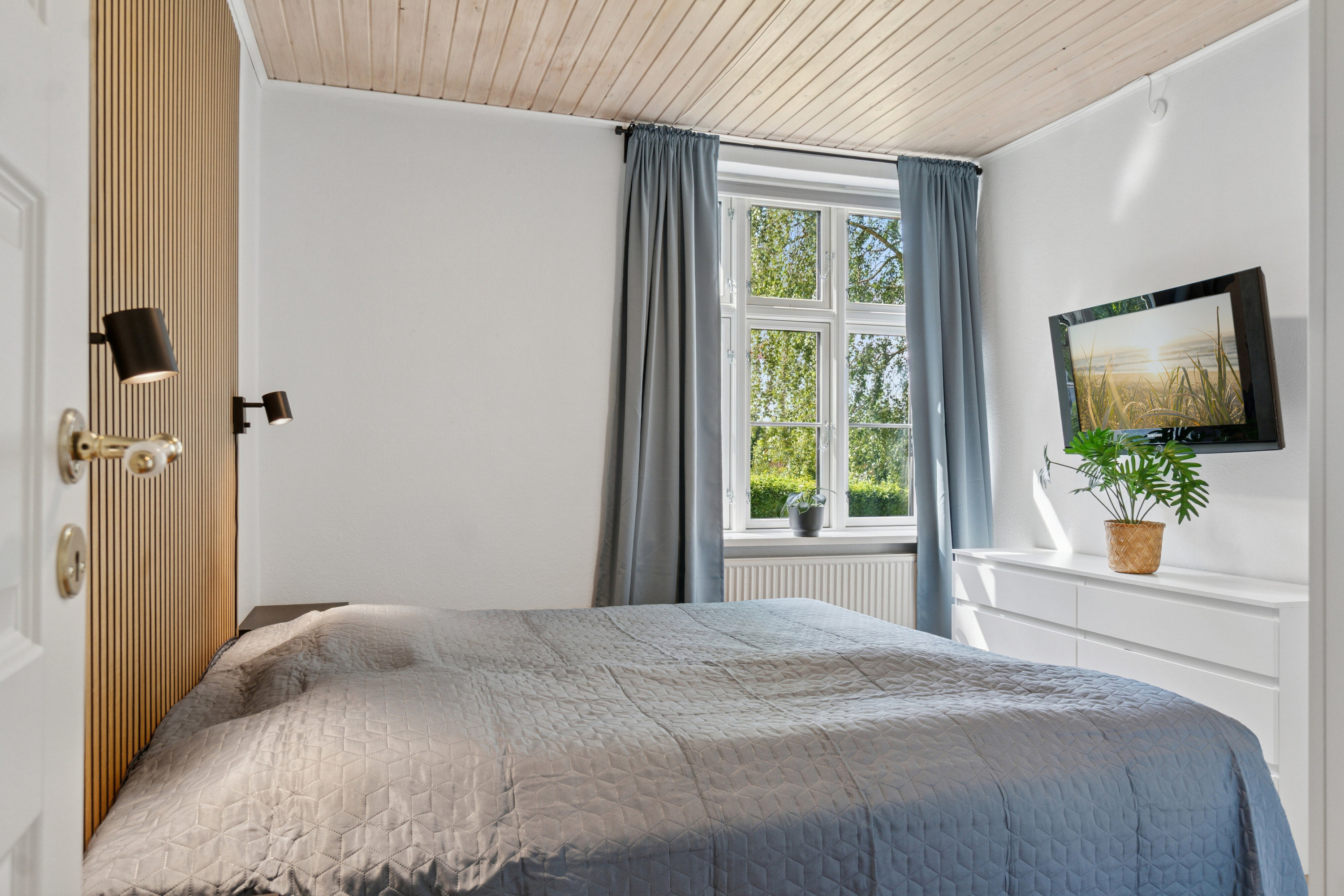 Fremhævet soveværelse billede i fuldskærmstilstand. Billede af Næsbyskovvej 15, Næsbyskov, 4200 Slagelse