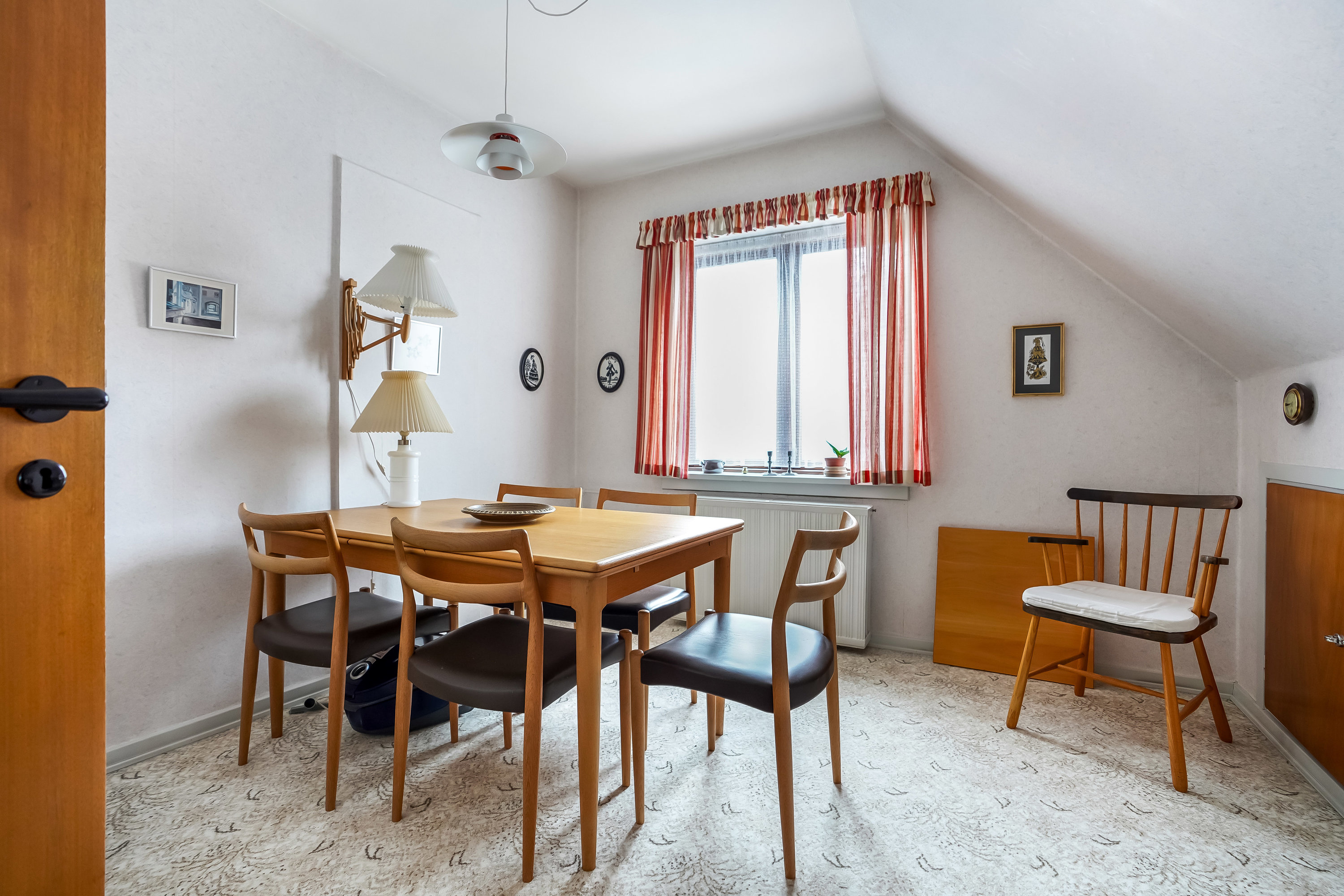 Fremhævet stue billede i fuldskærmstilstand. Billede af Ravnebjergvænget 7, 5230 Odense M