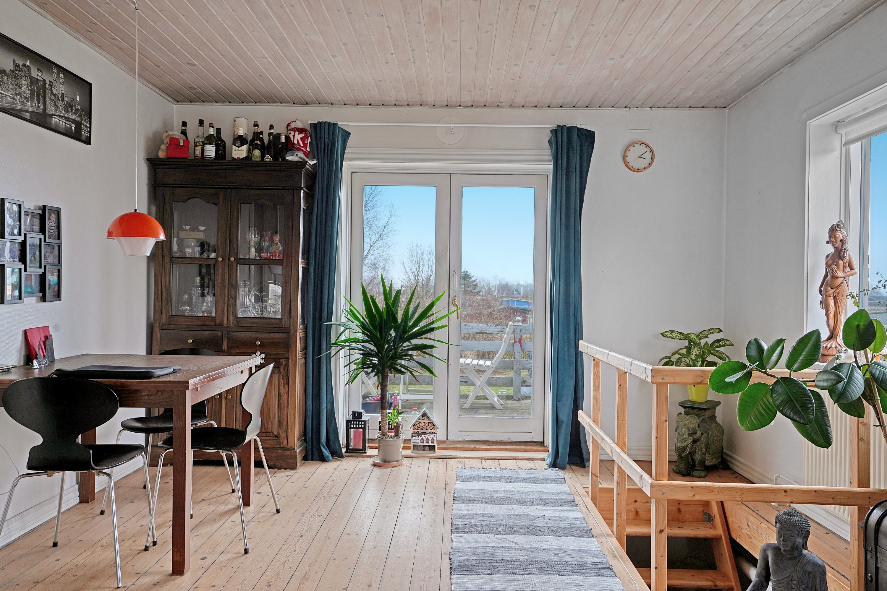 Fremhævet stue billede i fuldskærmstilstand. Billede af Østerlyngvej 28, 4500 Nykøbing Sj