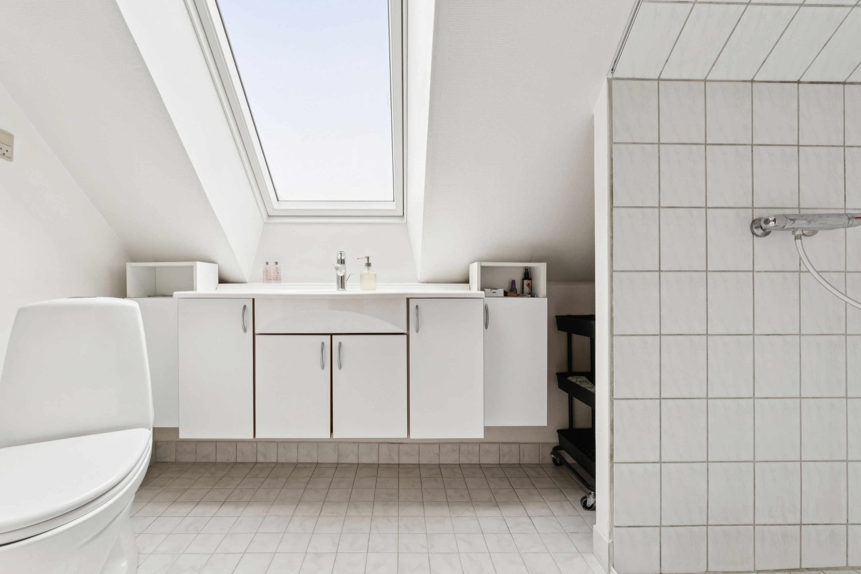 Fremhævet badeværelse billede i fuldskærmstilstand. Billede af Trenevej 4, Dybbøl, 6400 Sønderborg