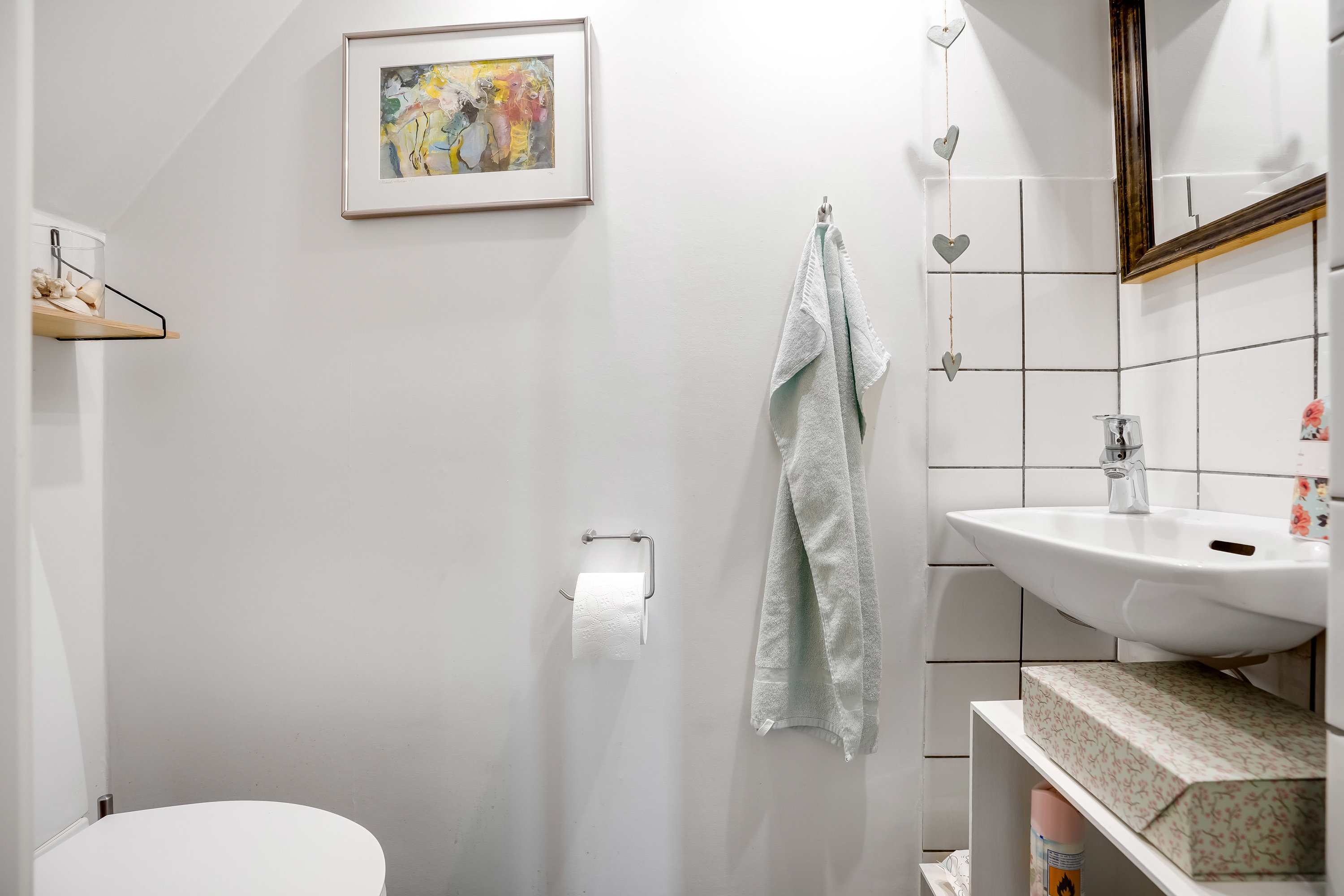 Fremhævet toilet billede i fuldskærmstilstand. Billede af Hessgade 34, 5500 Middelfart