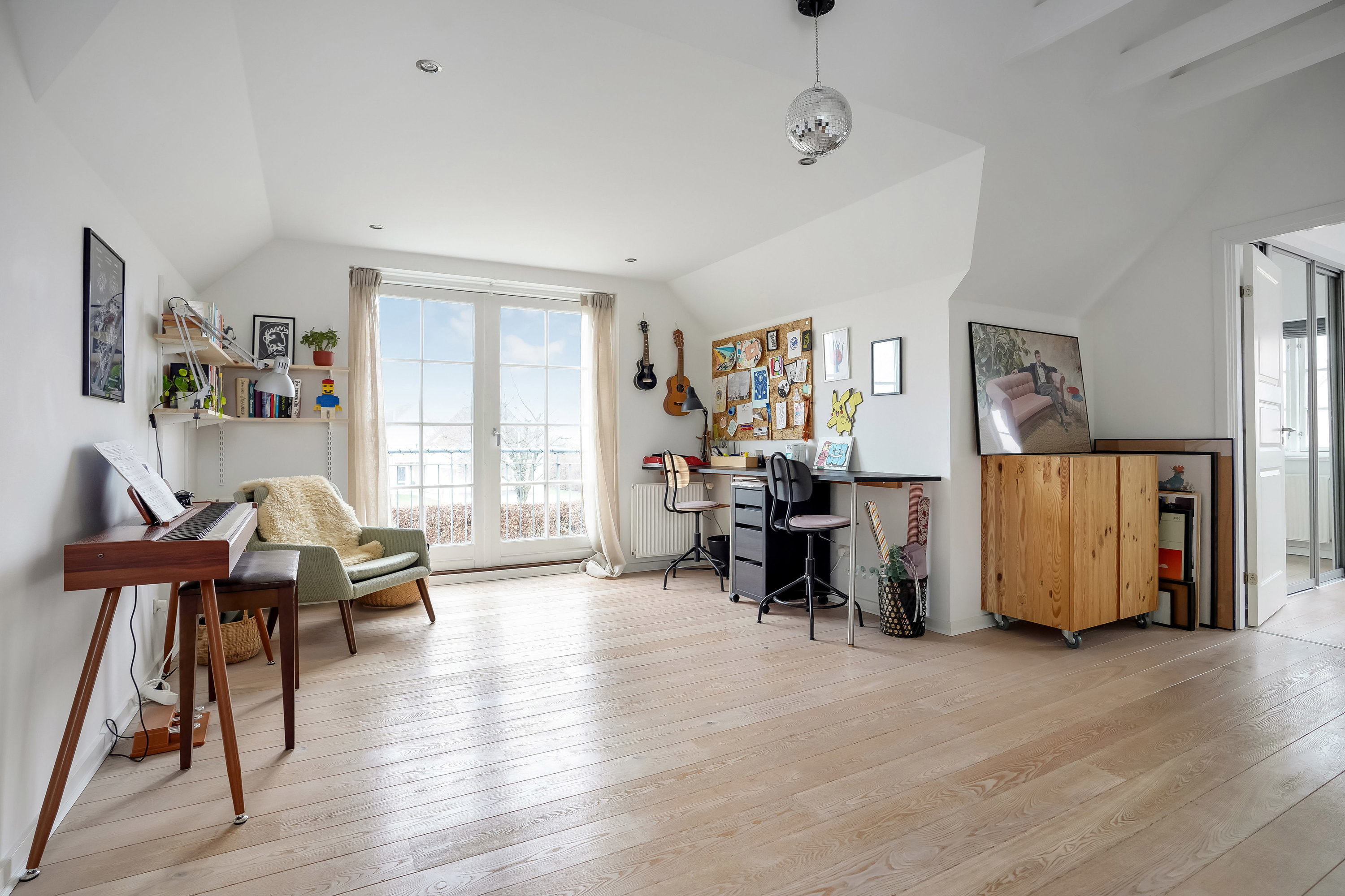 Fremhævet stue billede i fuldskærmstilstand. Billede af Ærøvænget 24, 5500 Middelfart