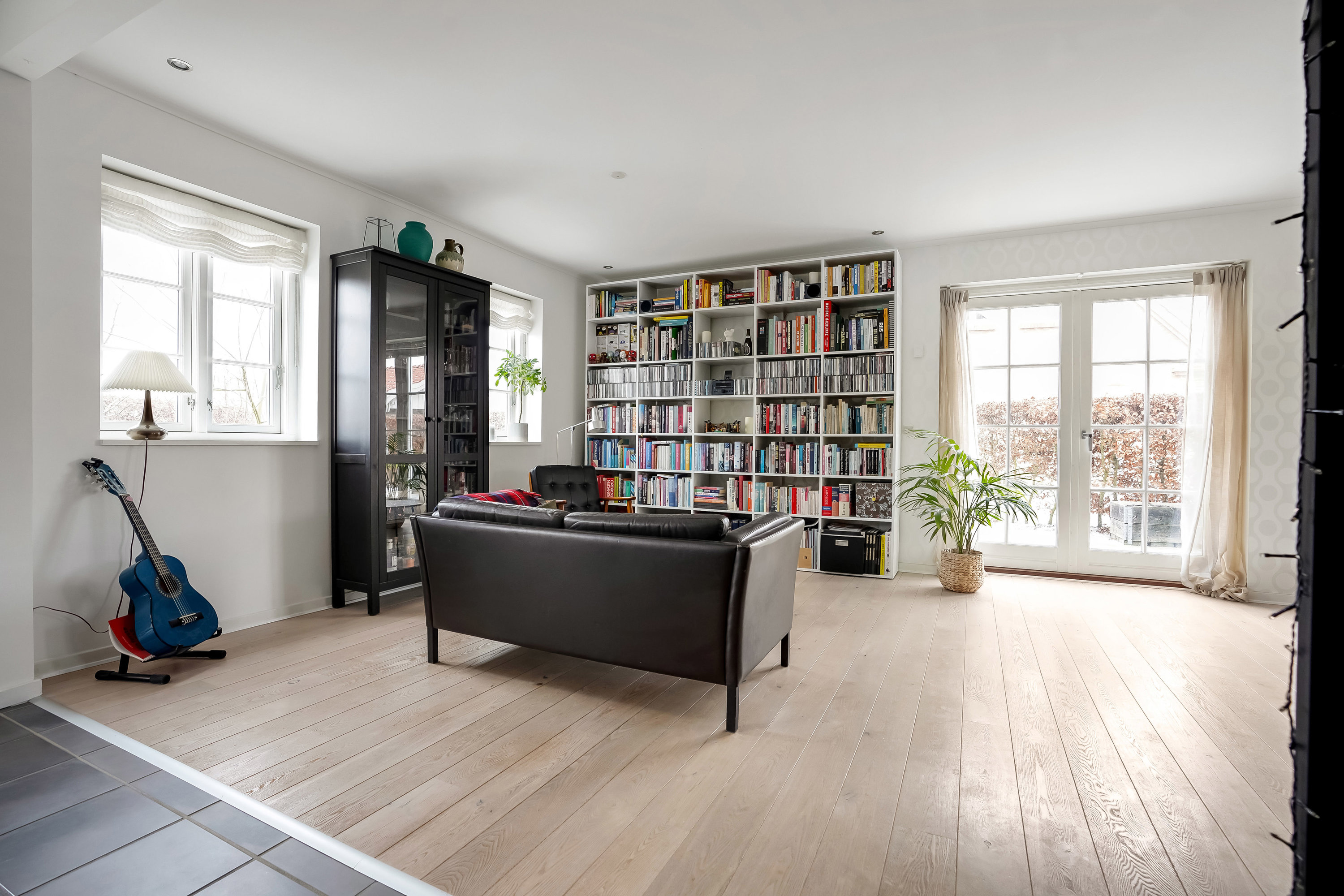 Fremhævet stue billede i fuldskærmstilstand. Billede af Ærøvænget 24, 5500 Middelfart