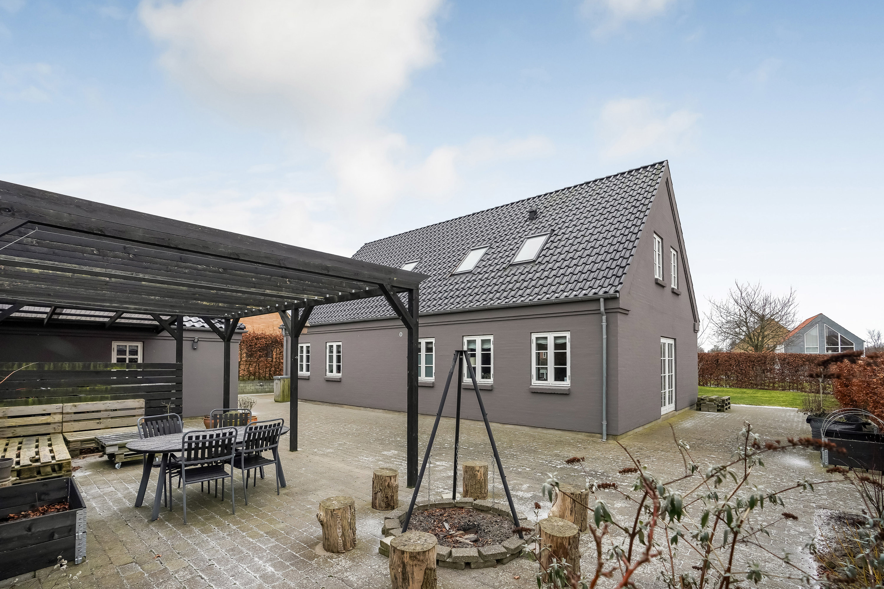 Fremhævet terrasse billede i fuldskærmstilstand. Billede af Ærøvænget 24, 5500 Middelfart