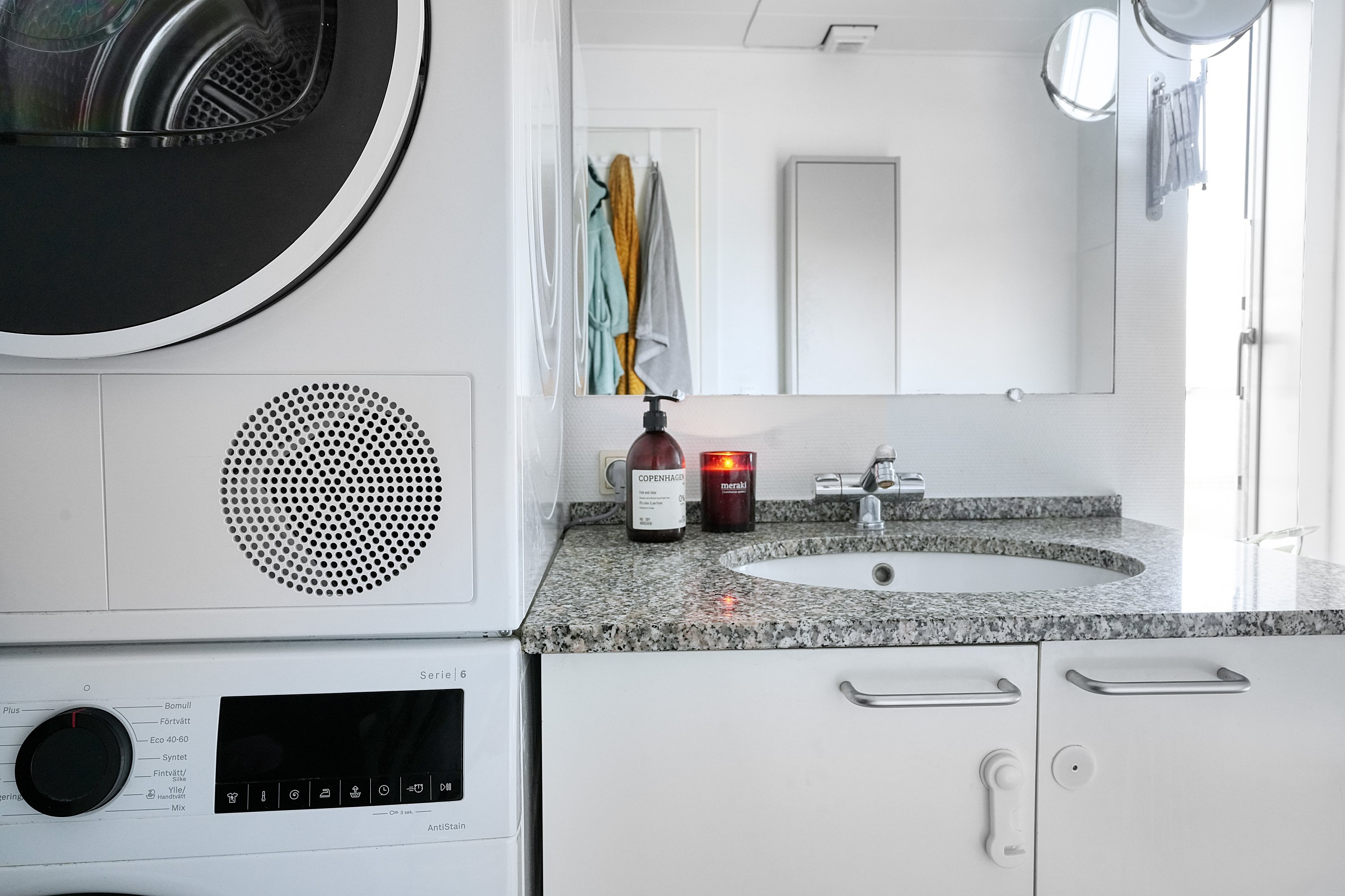 Fremhævet badeværelse billede i fuldskærmstilstand. Billede af P.C Müllers Have 2, 4300 Holbæk