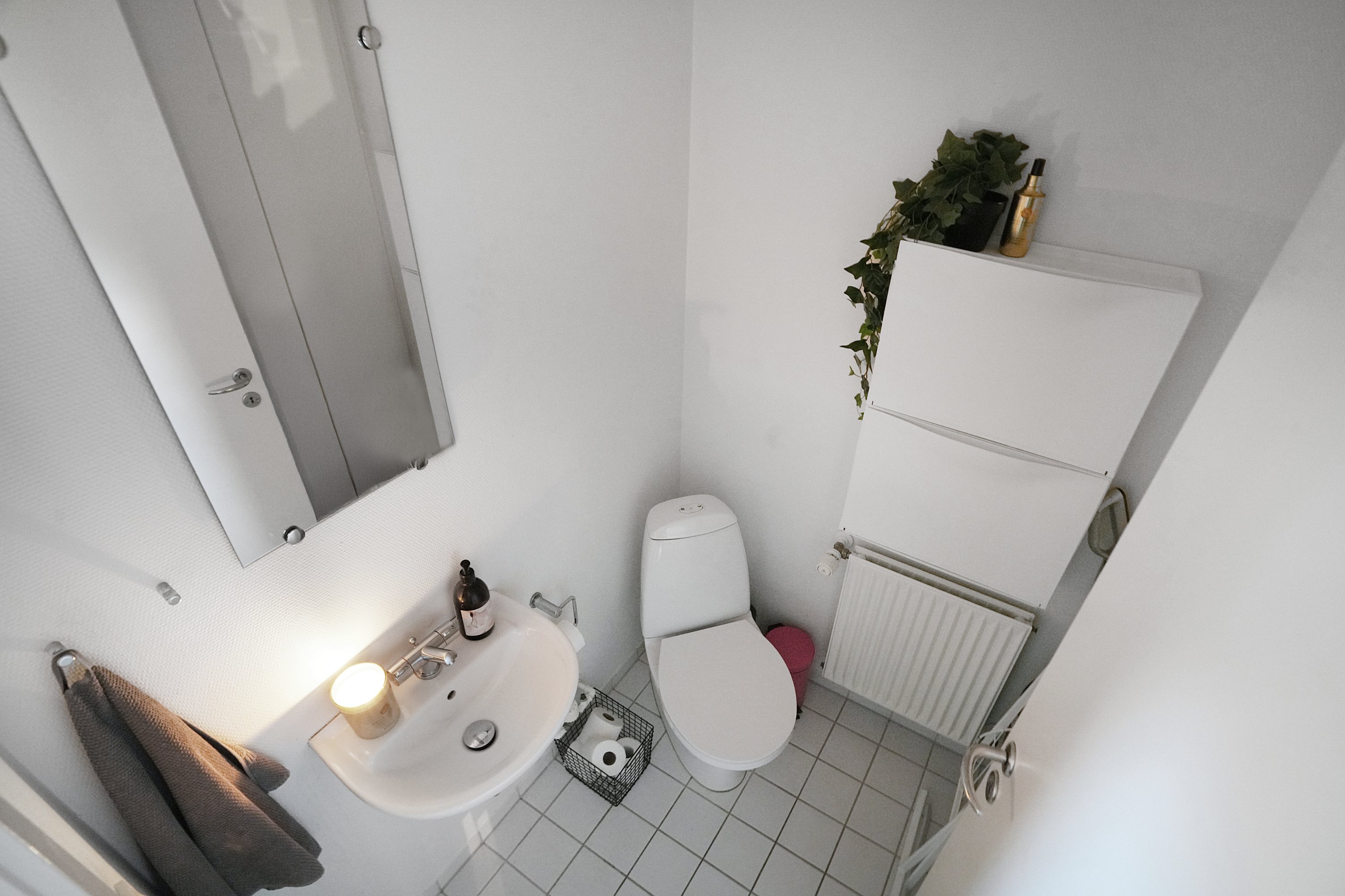 Fremhævet wc billede i fuldskærmstilstand. Billede af P.C Müllers Have 2, 4300 Holbæk