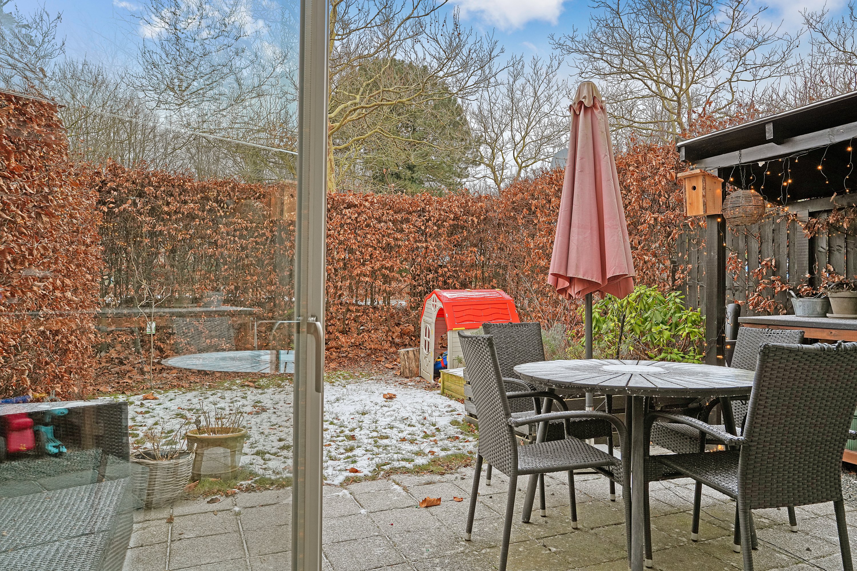 Fremhævet terrasse billede i fuldskærmstilstand. Billede af P.C Müllers Have 2, 4300 Holbæk