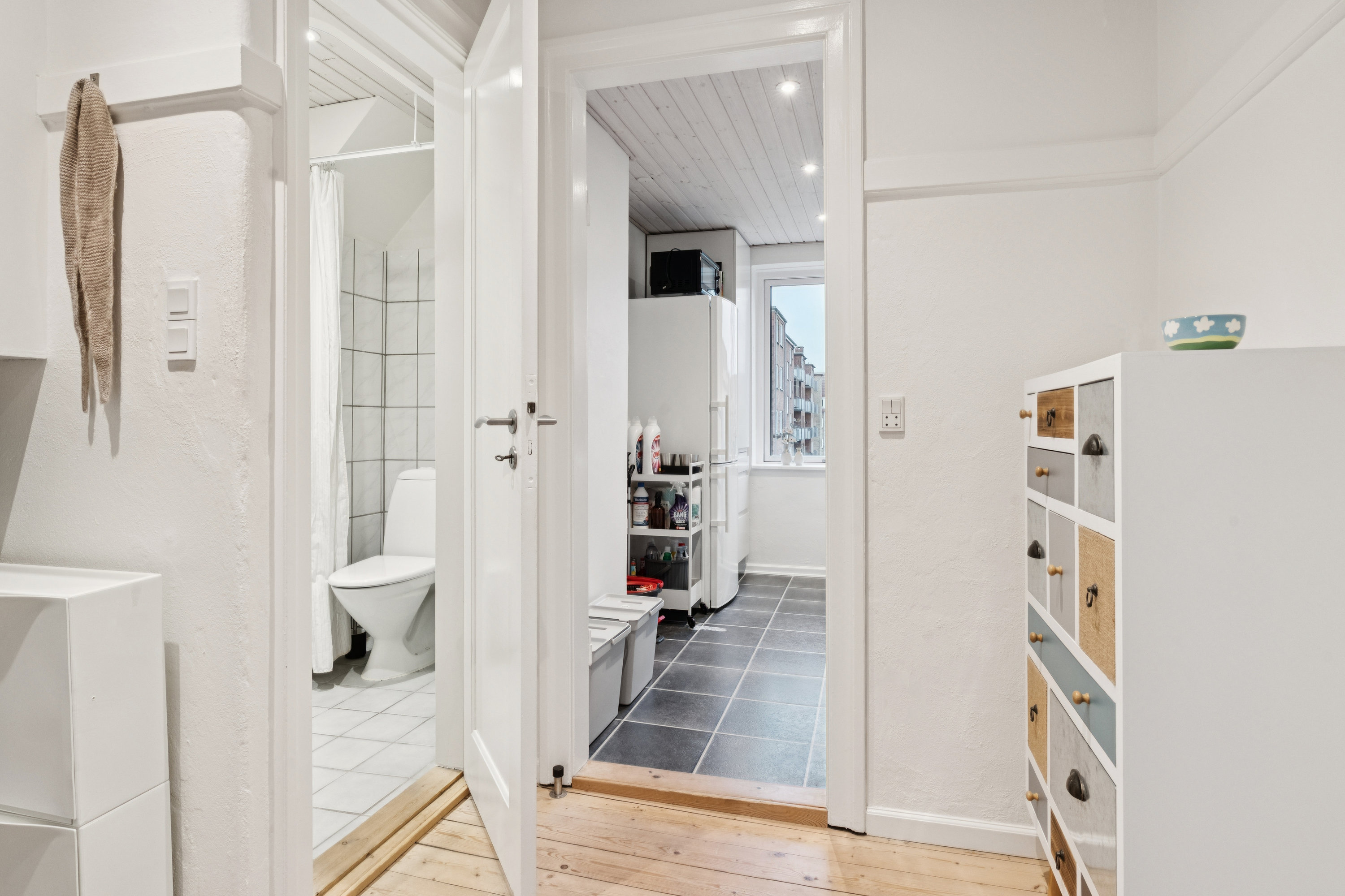 Fremhævet gang billede i fuldskærmstilstand. Billede af Willemoesgade 8, 2. th., 9000 Aalborg