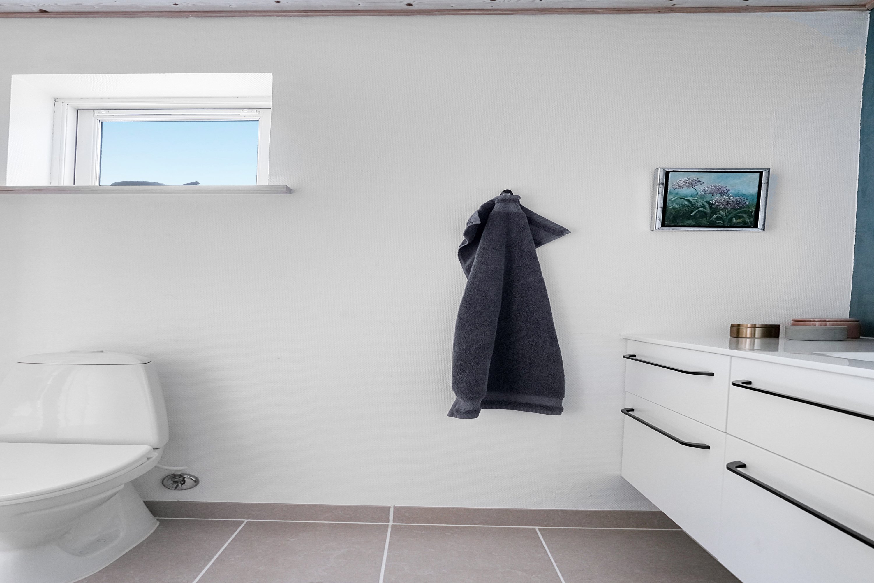 Fremhævet badeværelse billede i fuldskærmstilstand. Billede af Hedelyngen 3, 4573 Højby