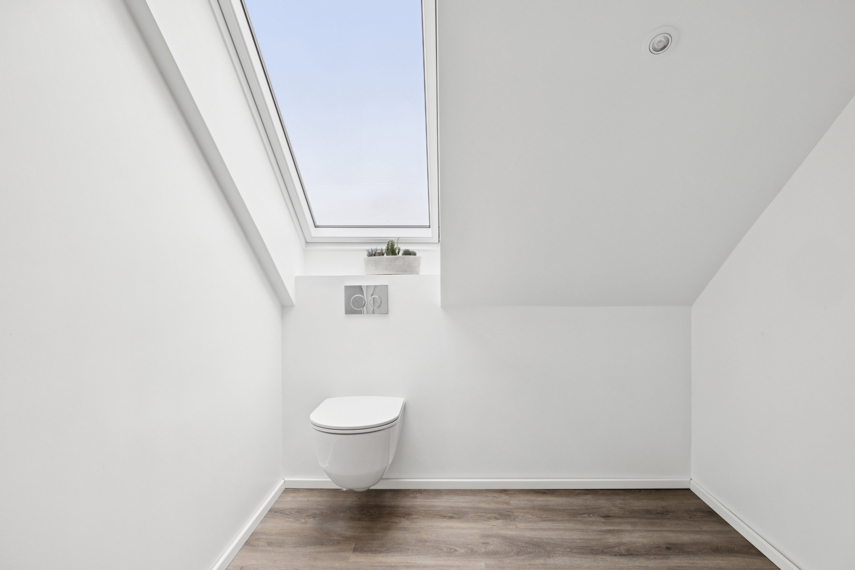 Fremhævet toilet billede i fuldskærmstilstand. Billede af Hannerupvej 209, 9500 Hobro