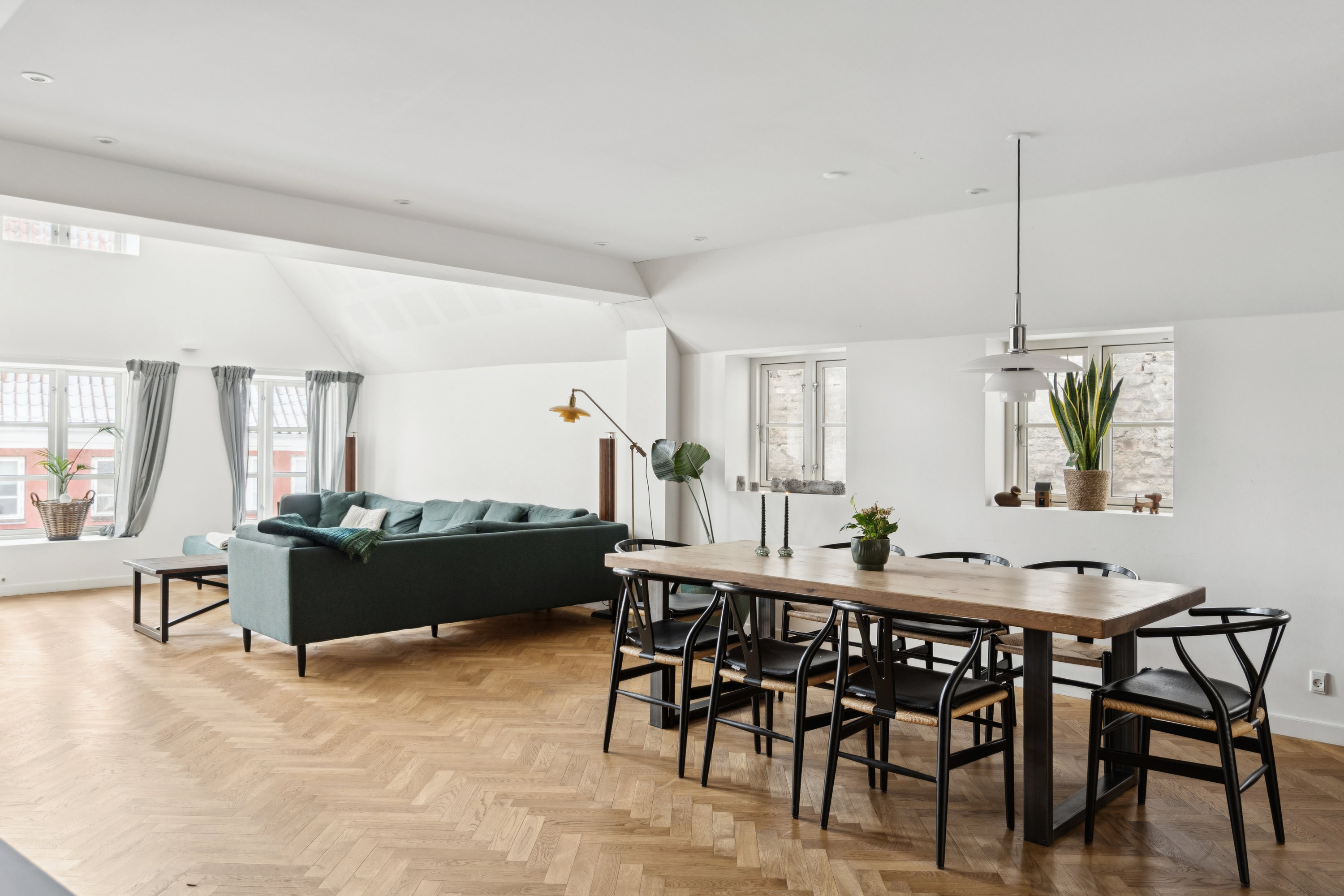 Fremhævet stue billede i fuldskærmstilstand. Billede af Perlegade 73B, 1., 6400 Sønderborg