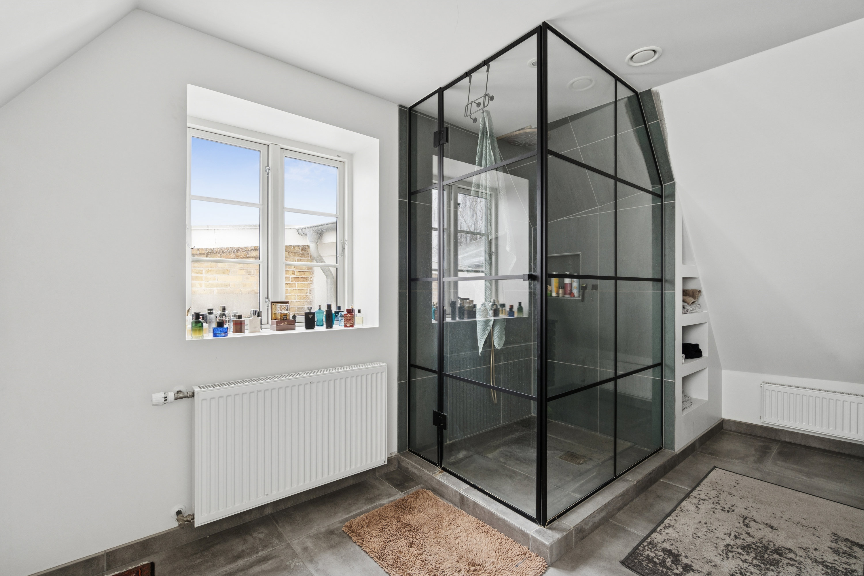 Fremhævet gang billede i fuldskærmstilstand. Billede af Perlegade 73B, 1., 6400 Sønderborg