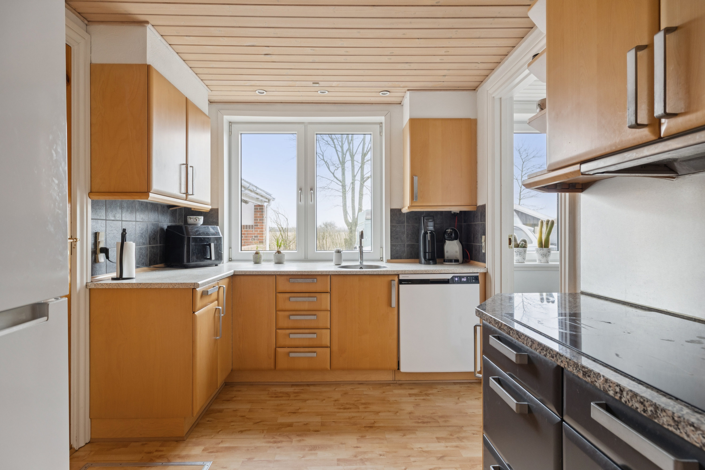 Fremhævet køkken billede i fuldskærmstilstand. Billede af Hannerupvej 209, 9500 Hobro