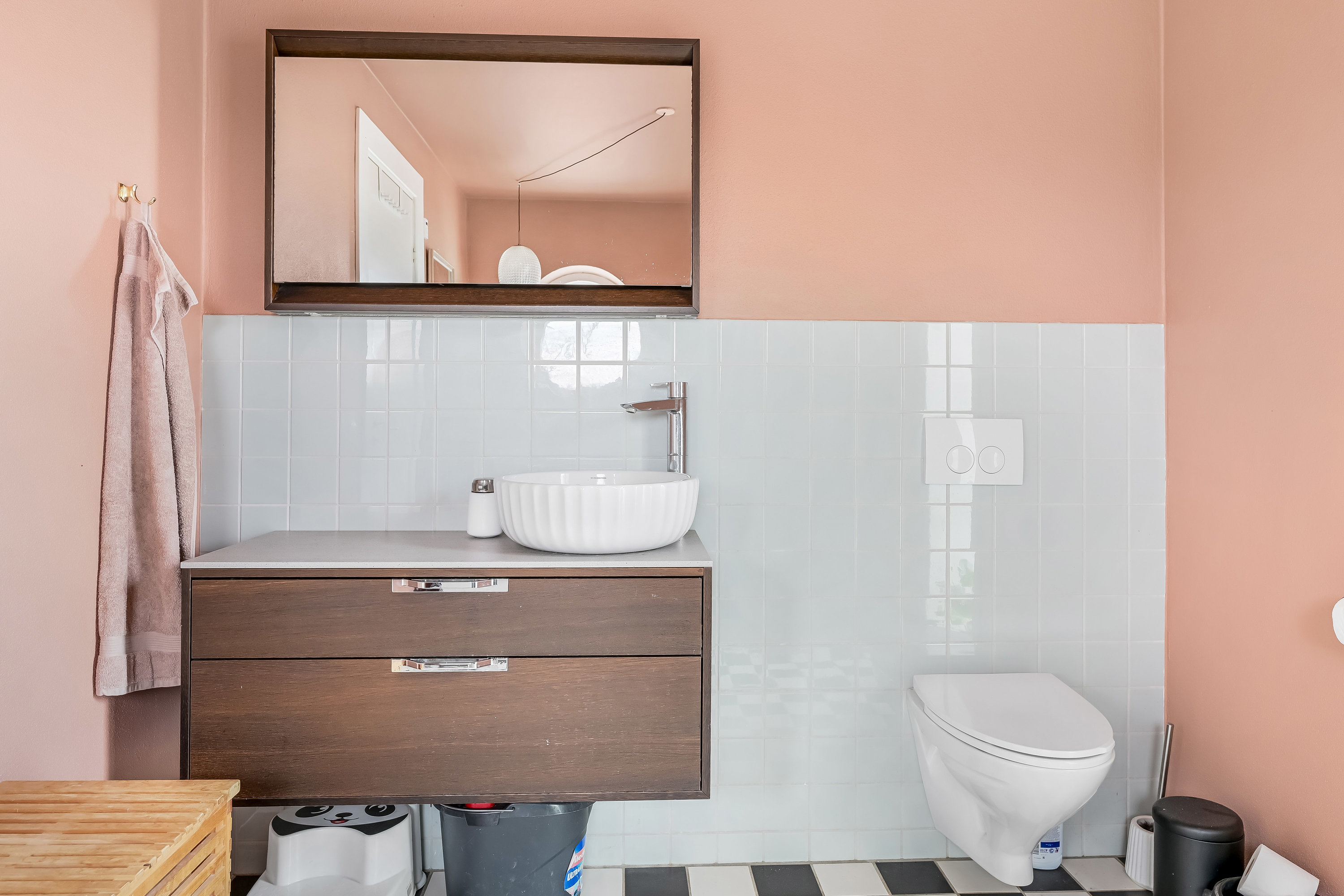 Fremhævet toilet billede i fuldskærmstilstand. Billede af Granvej 37, 6710 Esbjerg V