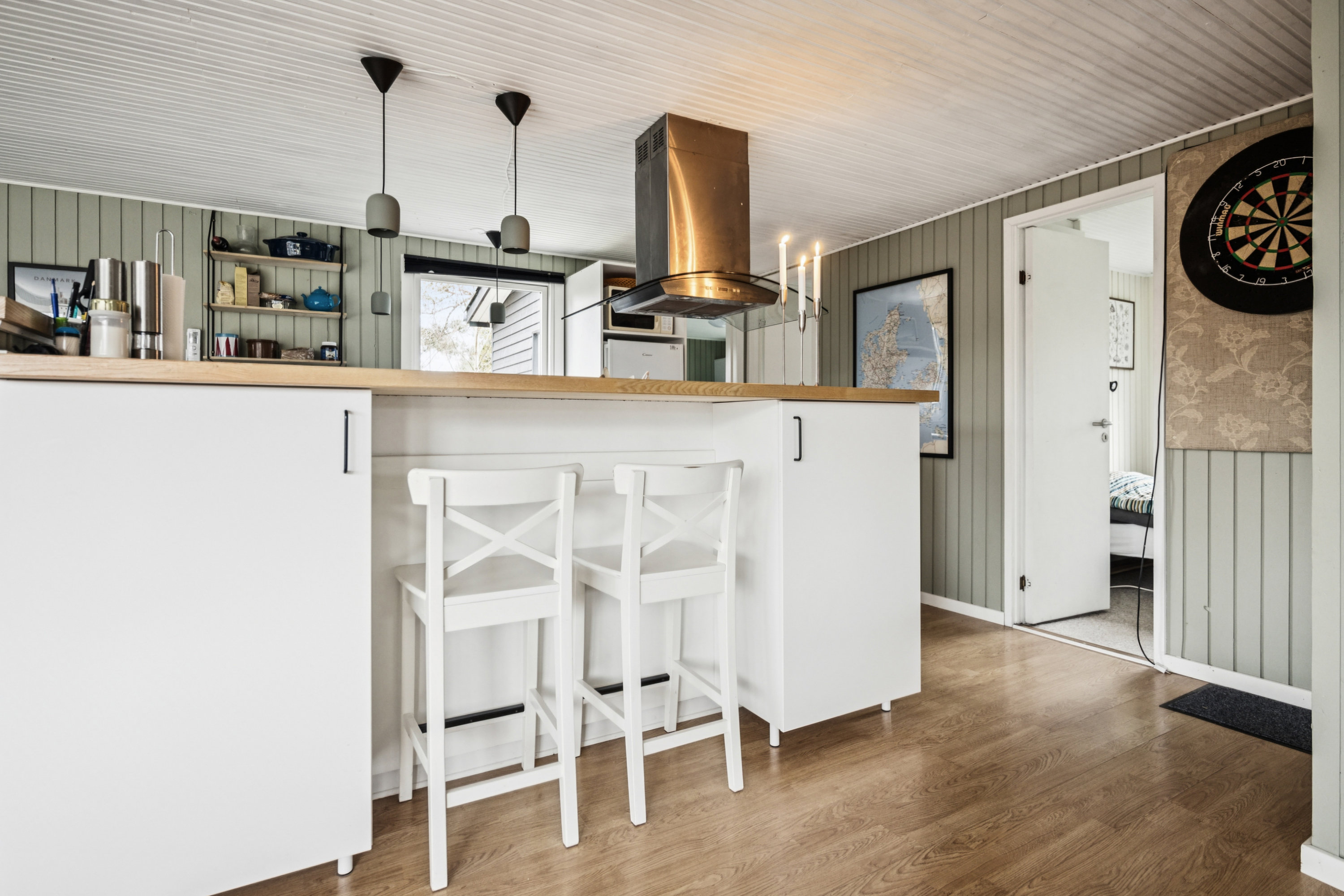 Fremhævet køkken billede i fuldskærmstilstand. Billede af Slyngelen 11, Hou, 9370 Hals