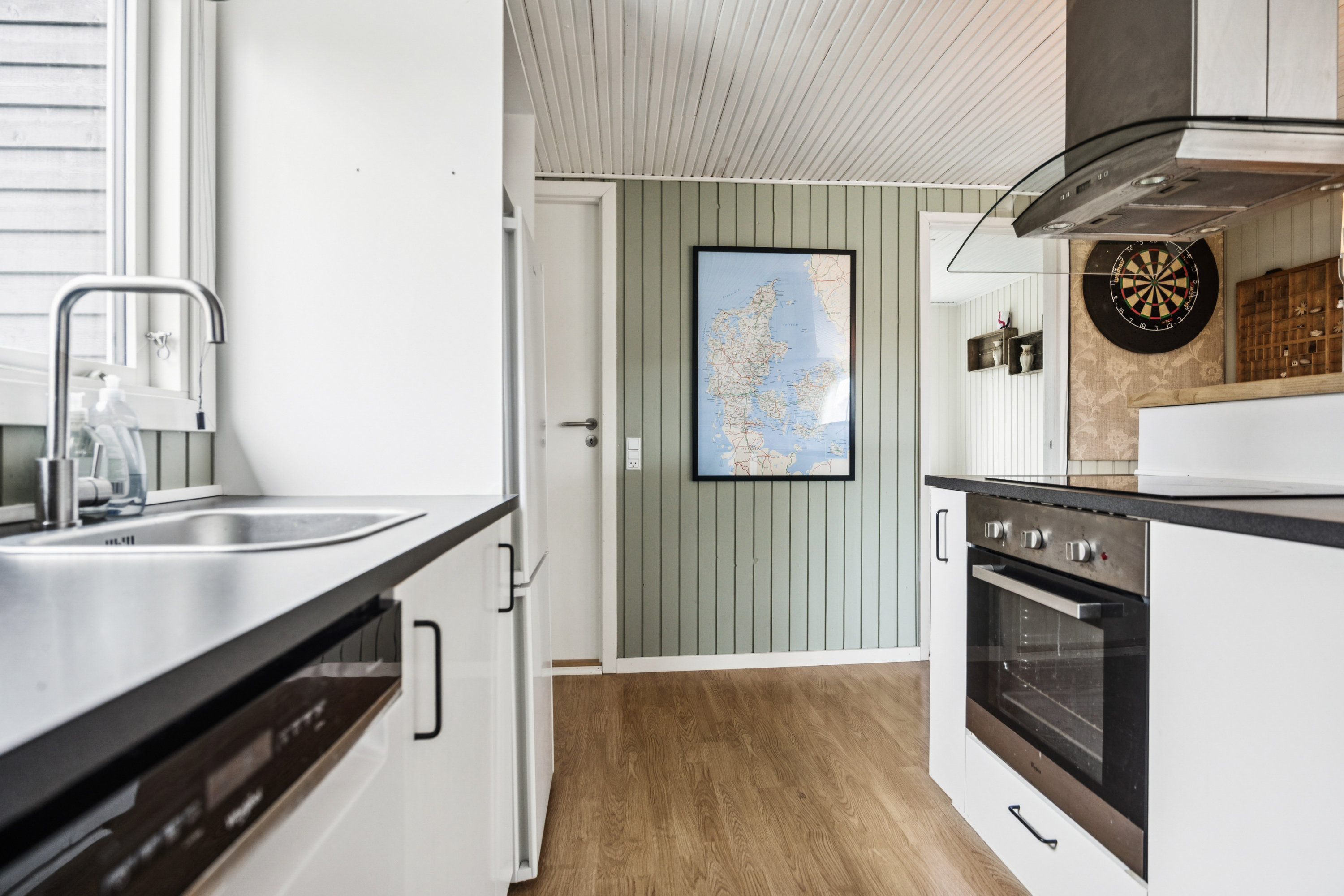 Fremhævet køkken billede i fuldskærmstilstand. Billede af Slyngelen 11, Hou, 9370 Hals