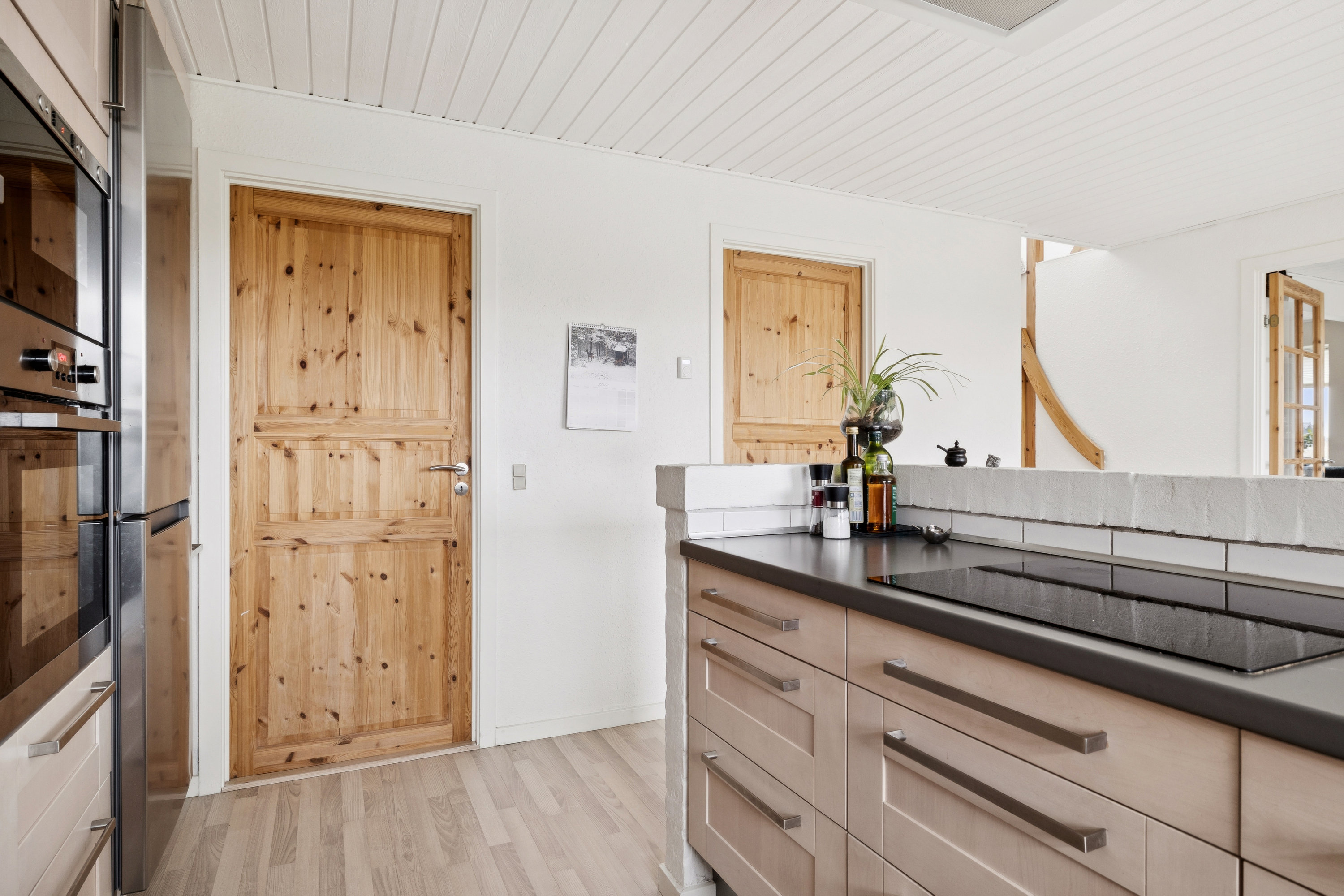 Fremhævet køkken billede i fuldskærmstilstand. Billede af Morbærvej 3, 9500 Hobro