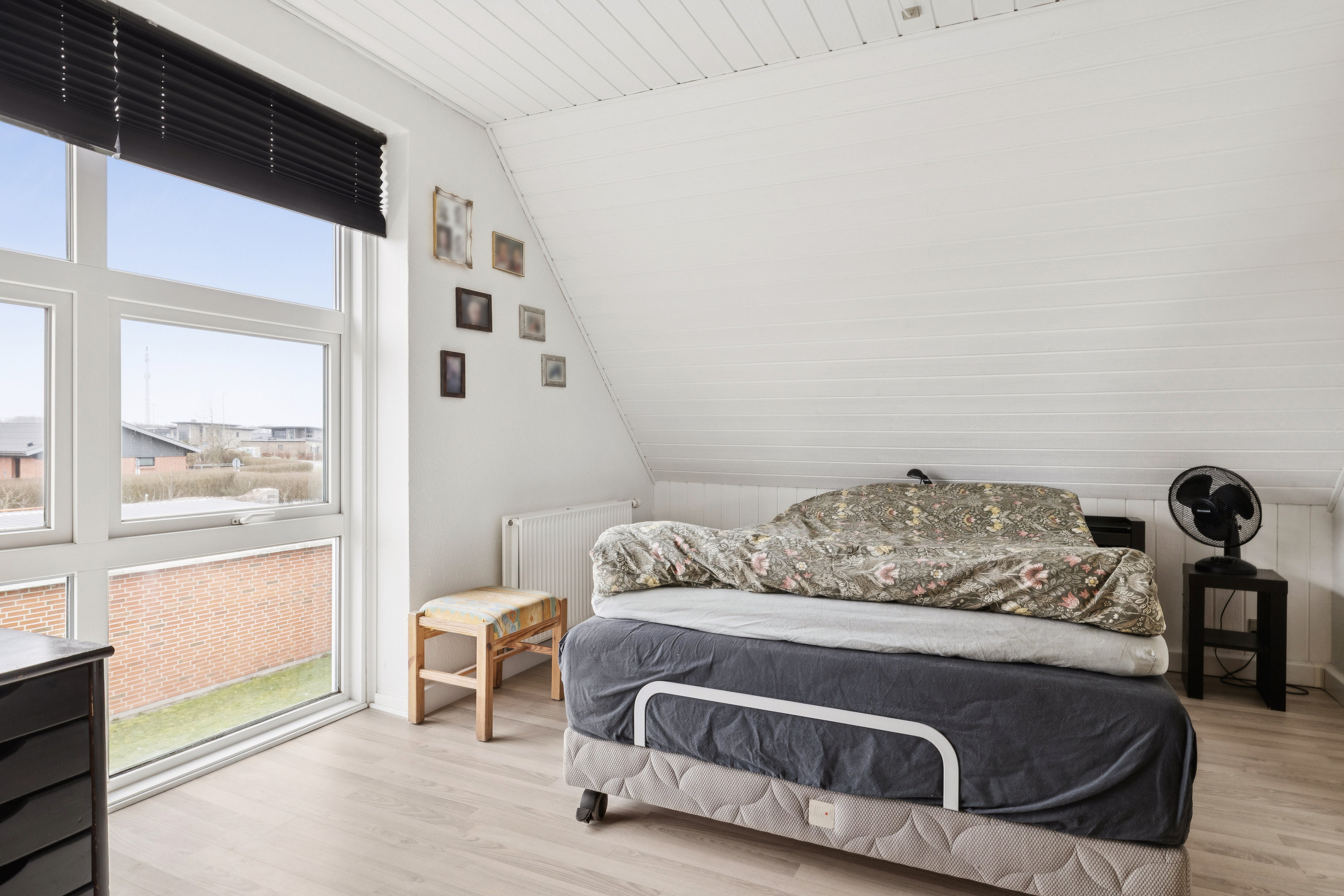 Fremhævet værelse billede i fuldskærmstilstand. Billede af Morbærvej 3, 9500 Hobro