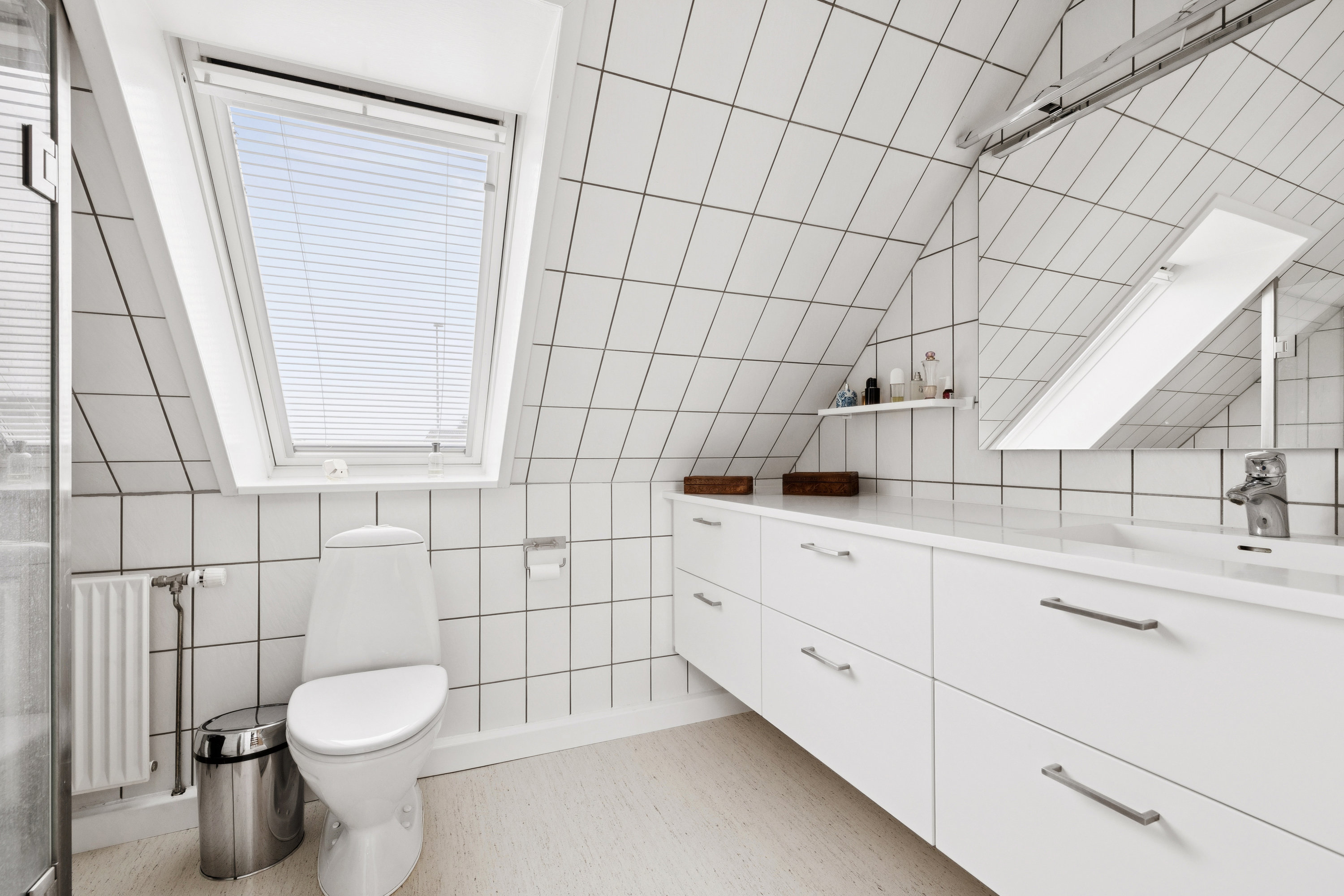 Fremhævet badeværelse billede i fuldskærmstilstand. Billede af Morbærvej 3, 9500 Hobro