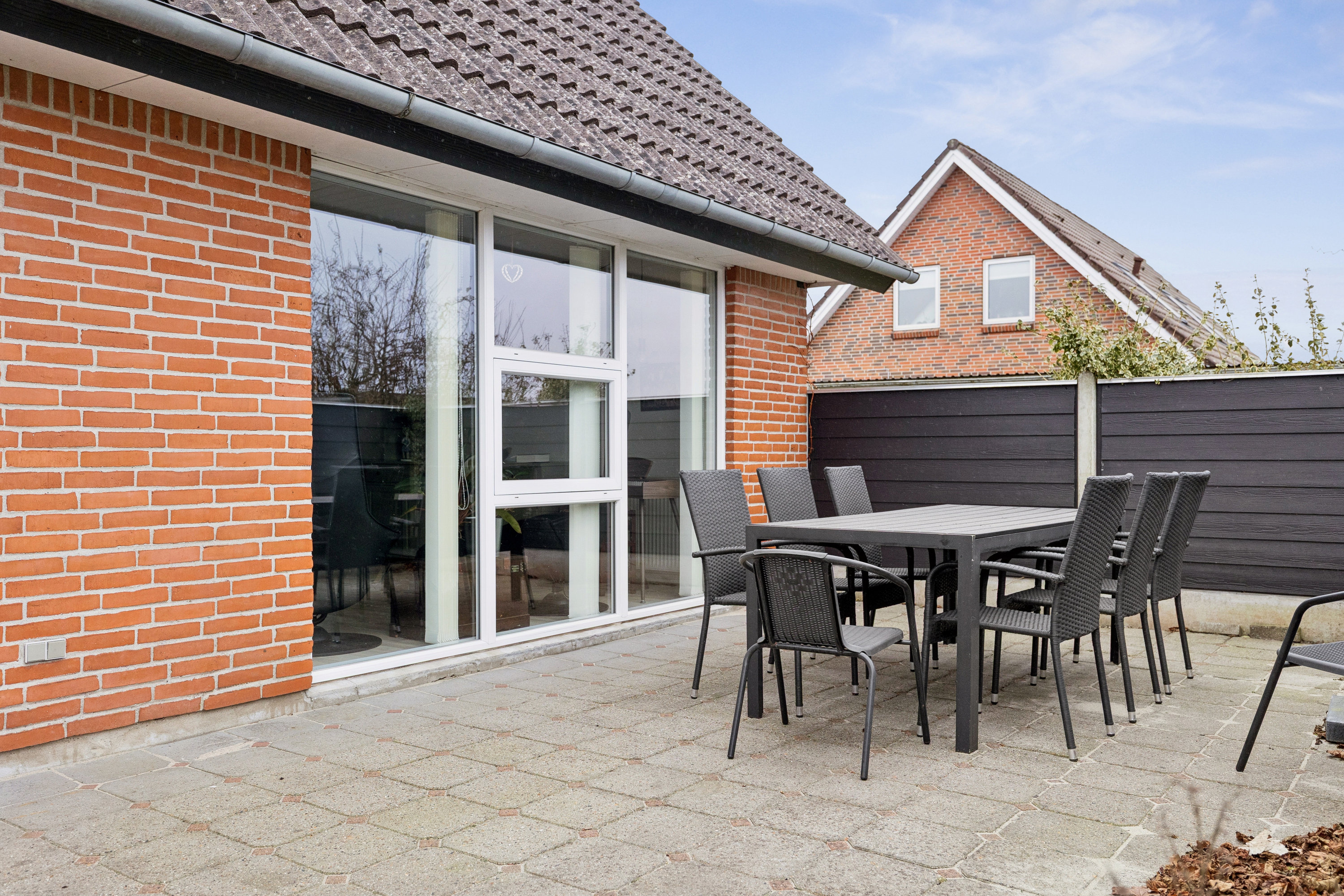 Fremhævet terrasse billede i fuldskærmstilstand. Billede af Morbærvej 3, 9500 Hobro