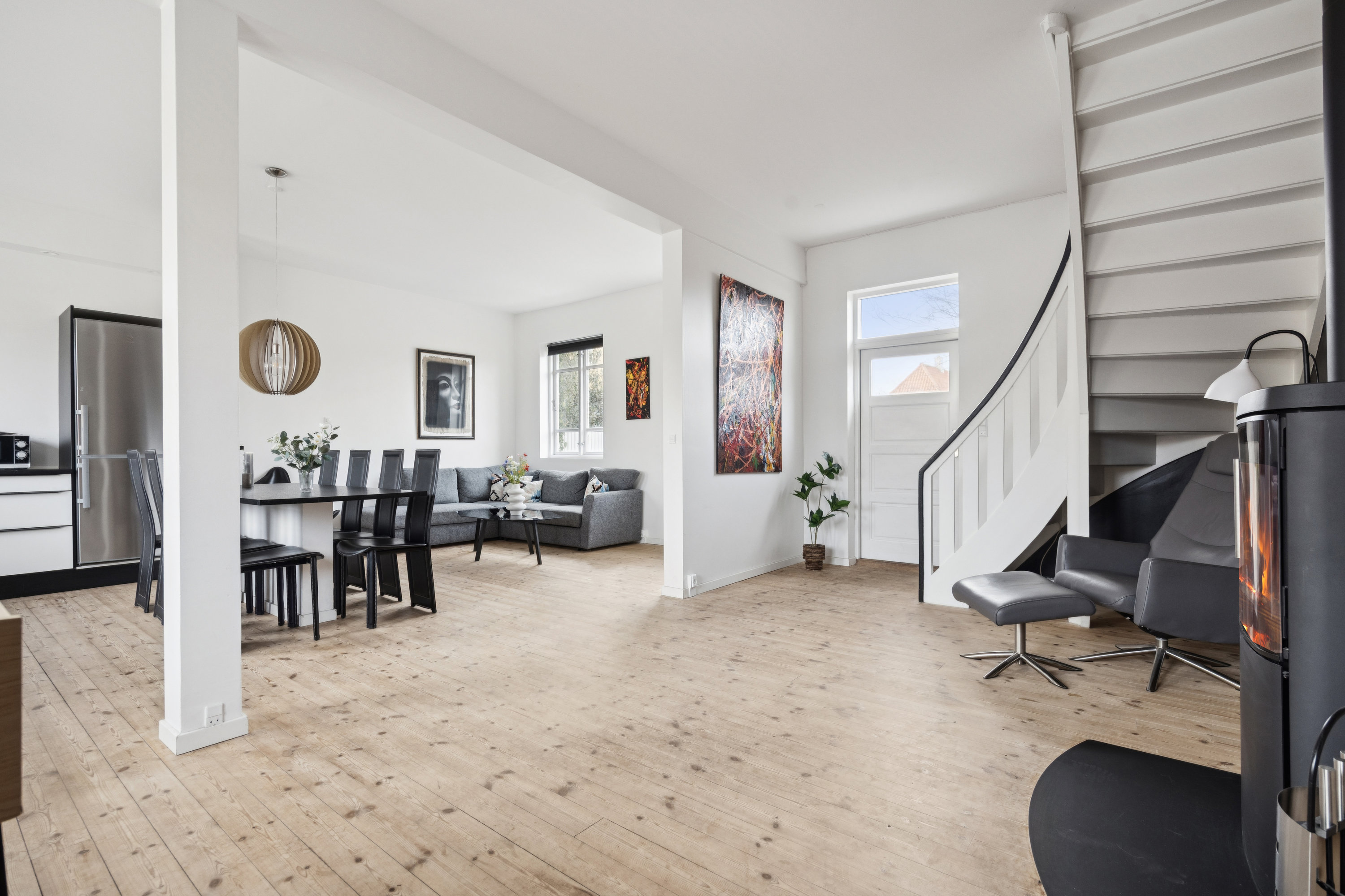 Fremhævet stue billede i fuldskærmstilstand. Billede af Mosegårdsvej 1, 9990 Skagen