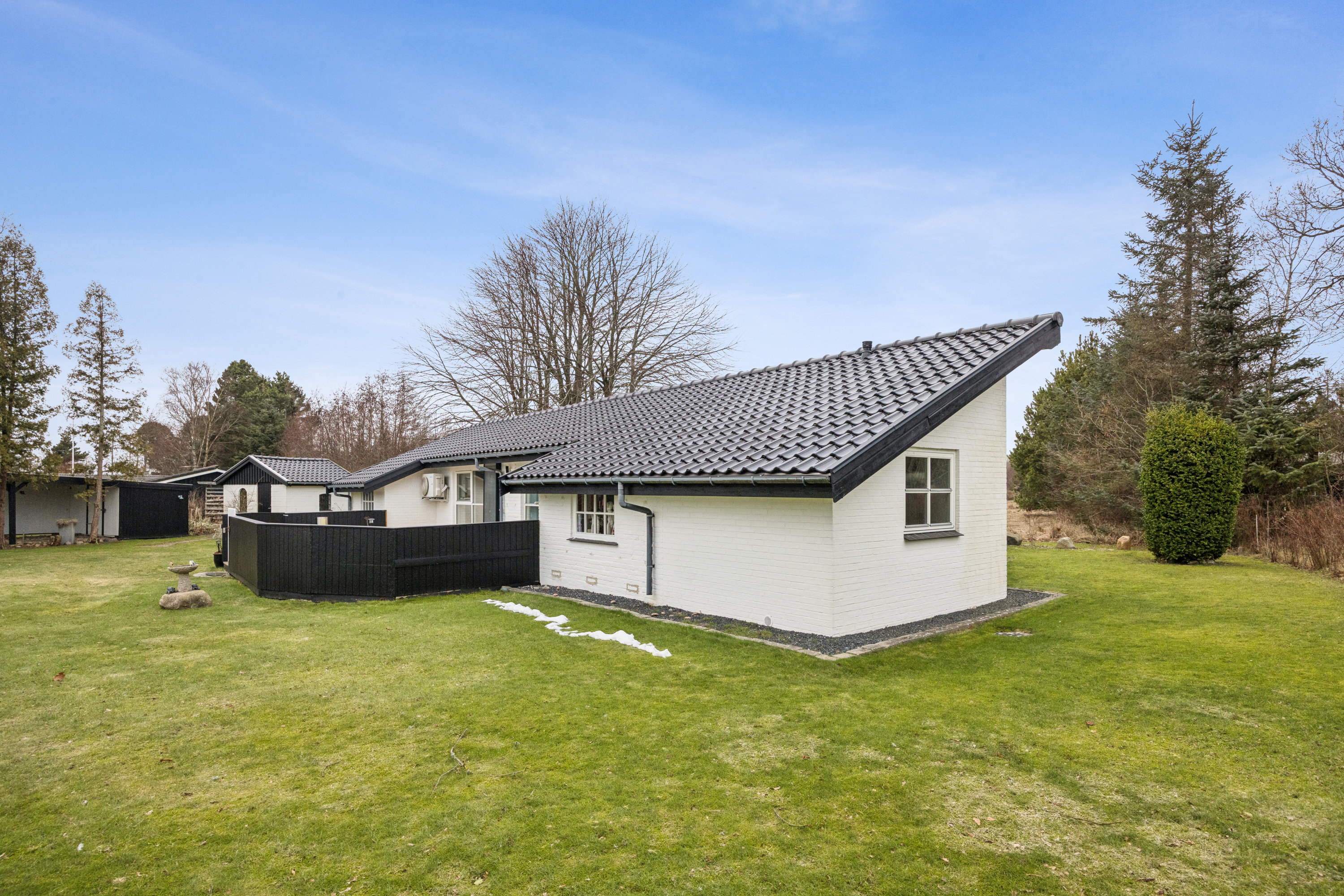 Fremhævet andet billede i fuldskærmstilstand. Billede af Knudshoved 10, 9370 Hals