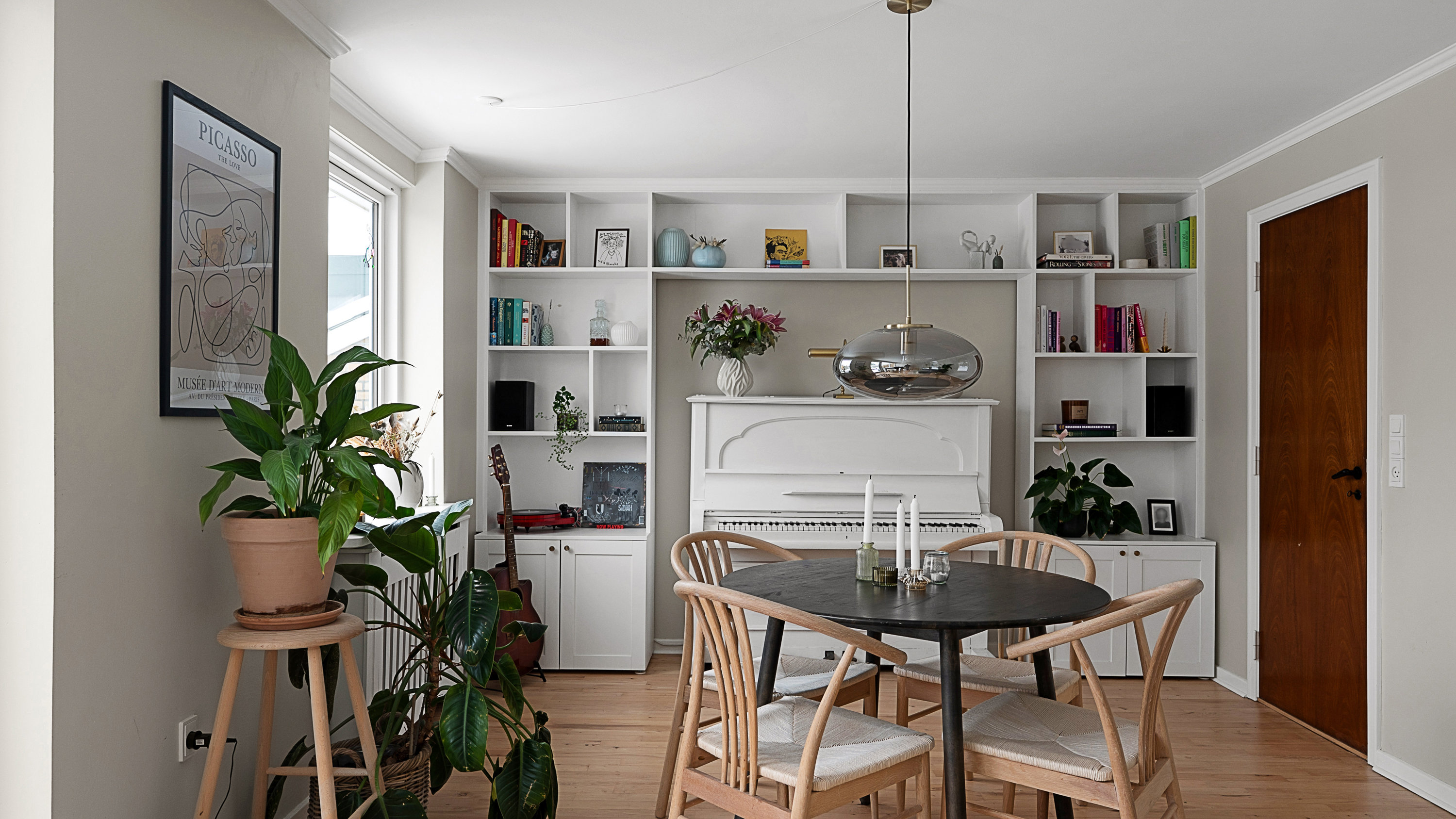 Fremhævet stue billede i fuldskærmstilstand. Billede af Saxovej 131, 5210 Odense NV