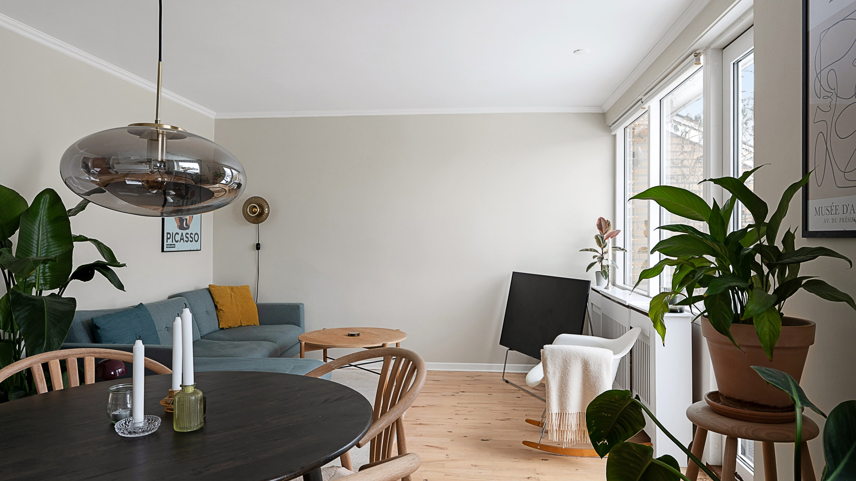 Fremhævet stue billede i fuldskærmstilstand. Billede af Saxovej 131, 5210 Odense NV