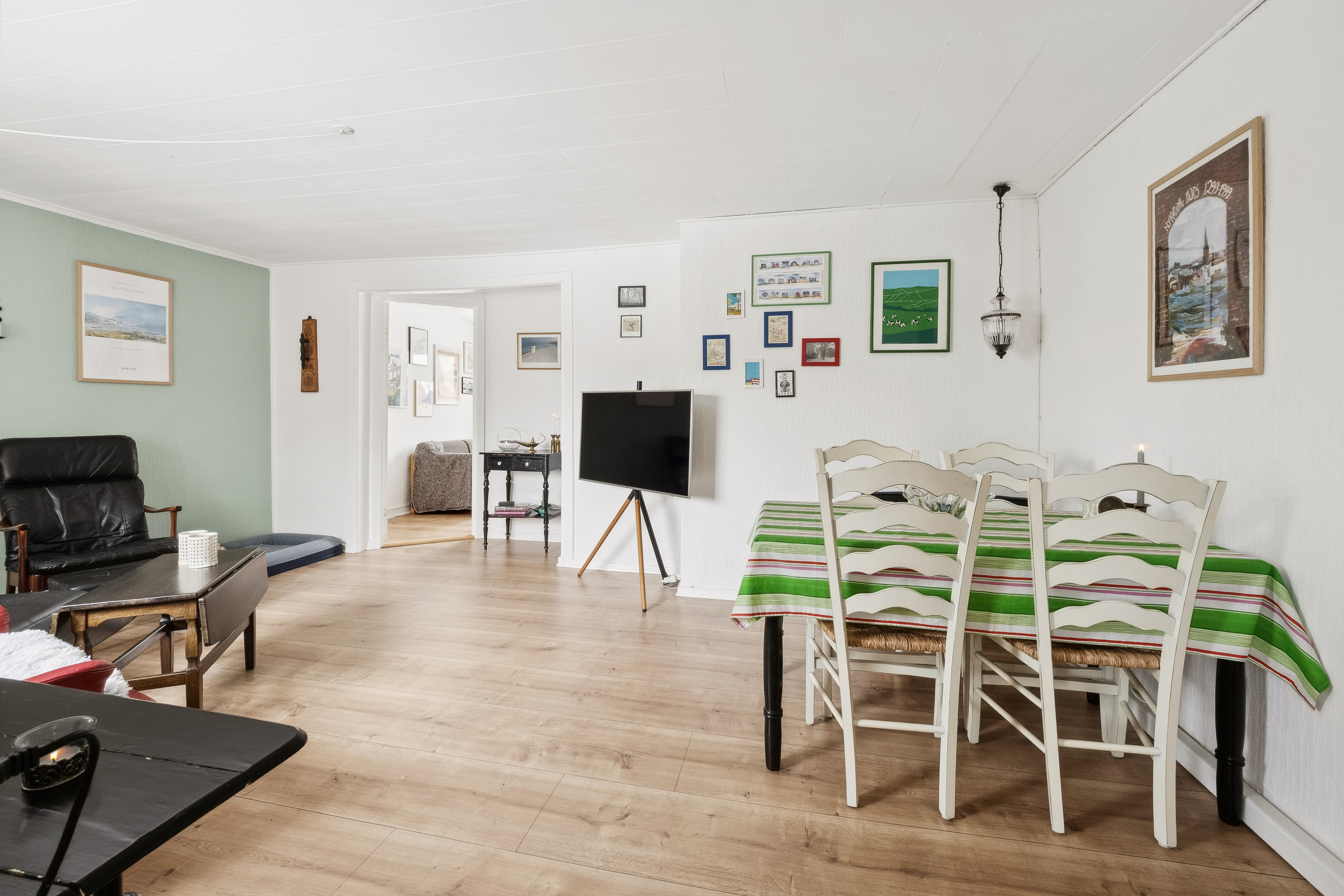 Fremhævet stue billede i fuldskærmstilstand. Billede af Gasværksvej 11, 7900 Nykøbing M