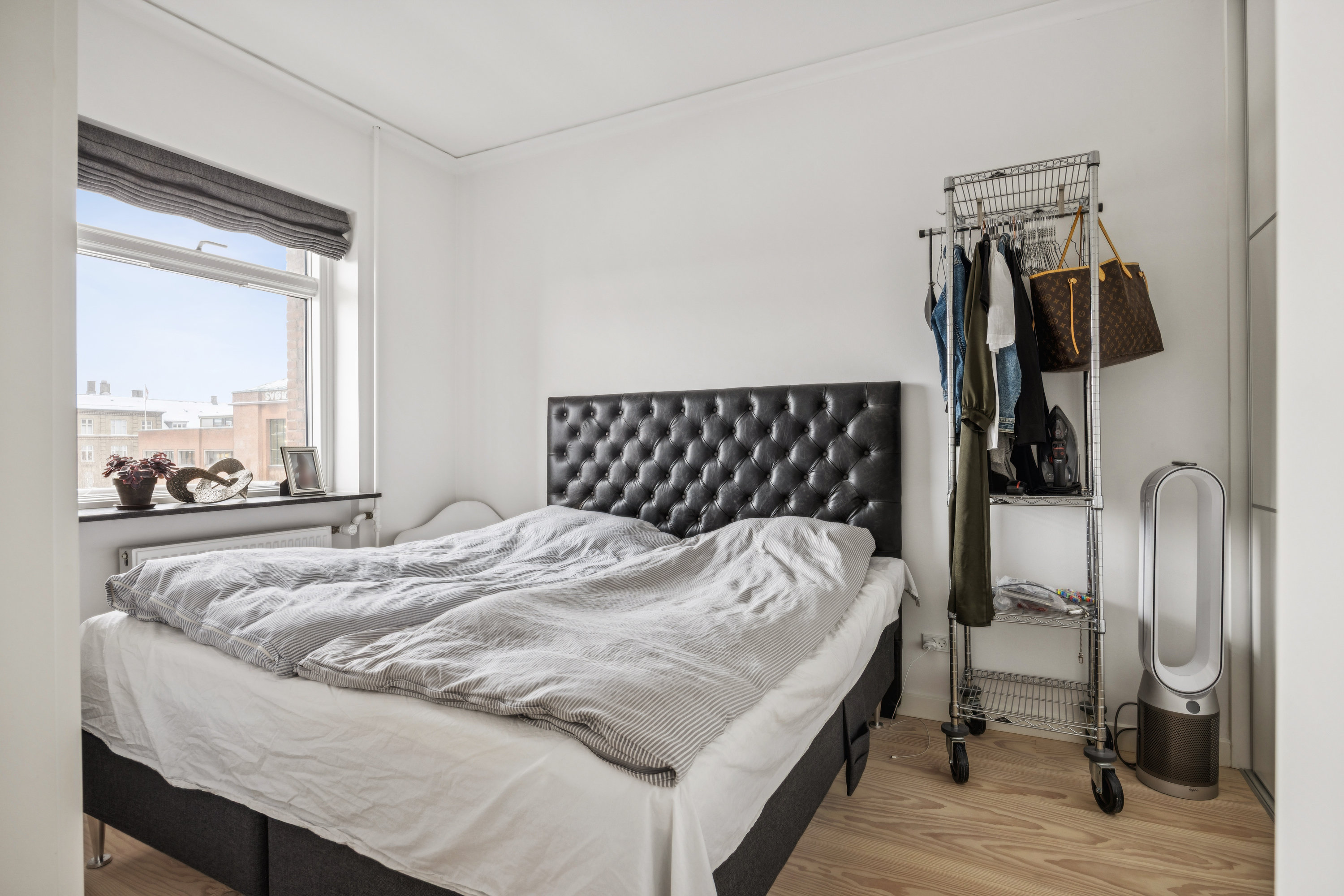 Fremhævet værelse billede i fuldskærmstilstand. Billede af Aksel Møllers Have 24, 3. mf., 2000 Frederiksberg